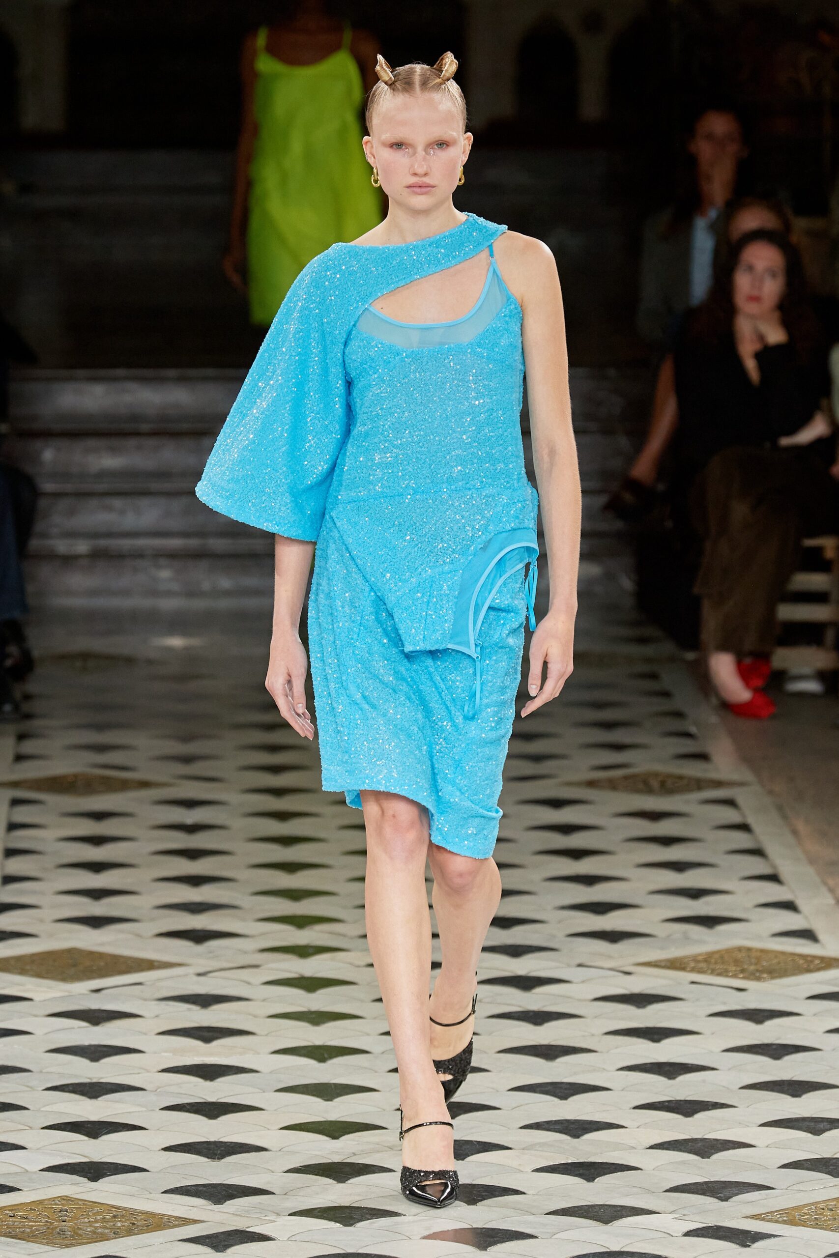Undercover S/S 23 Look 18