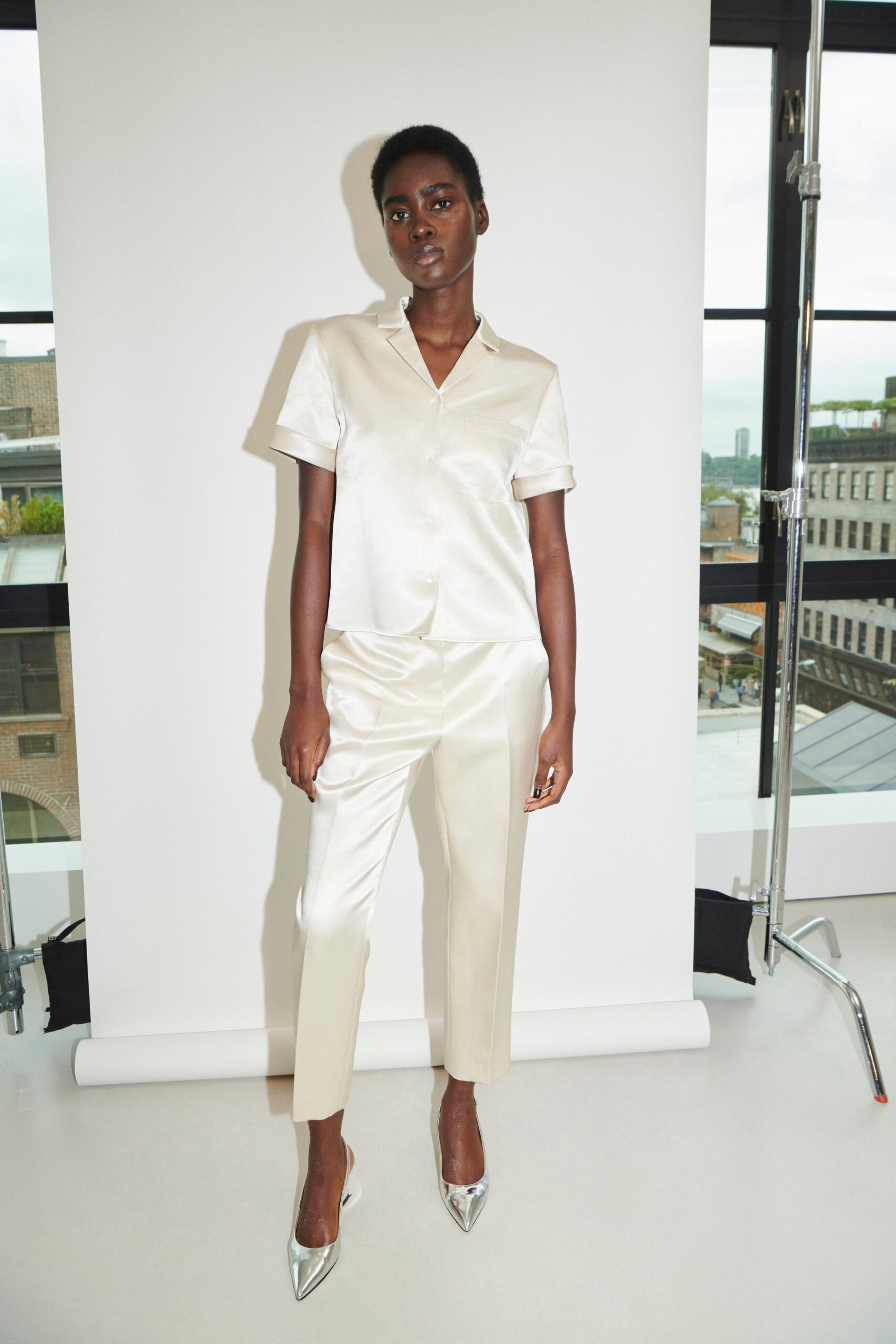 Theory S/S 23 Look 19