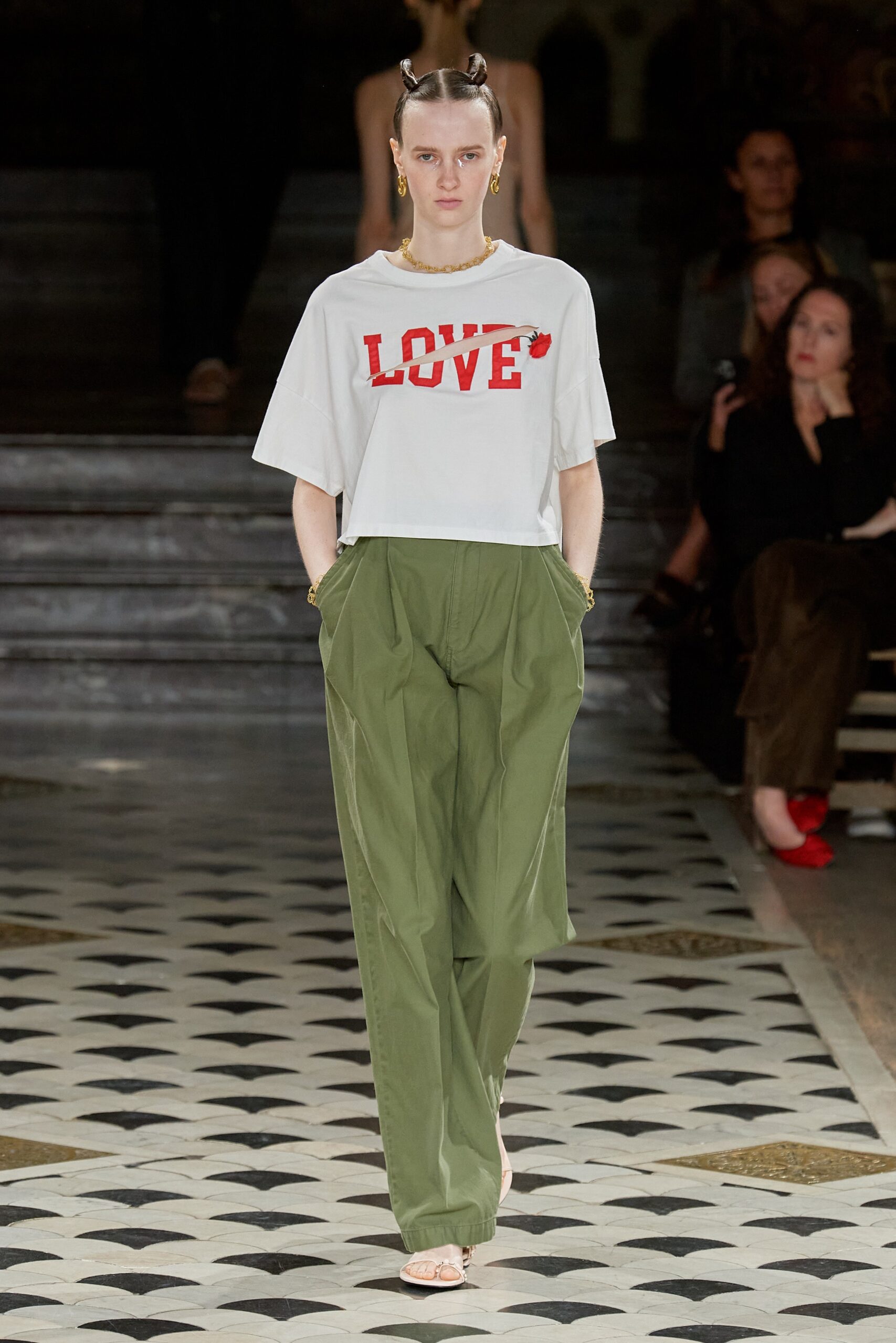 Undercover S/S 23 Look 21