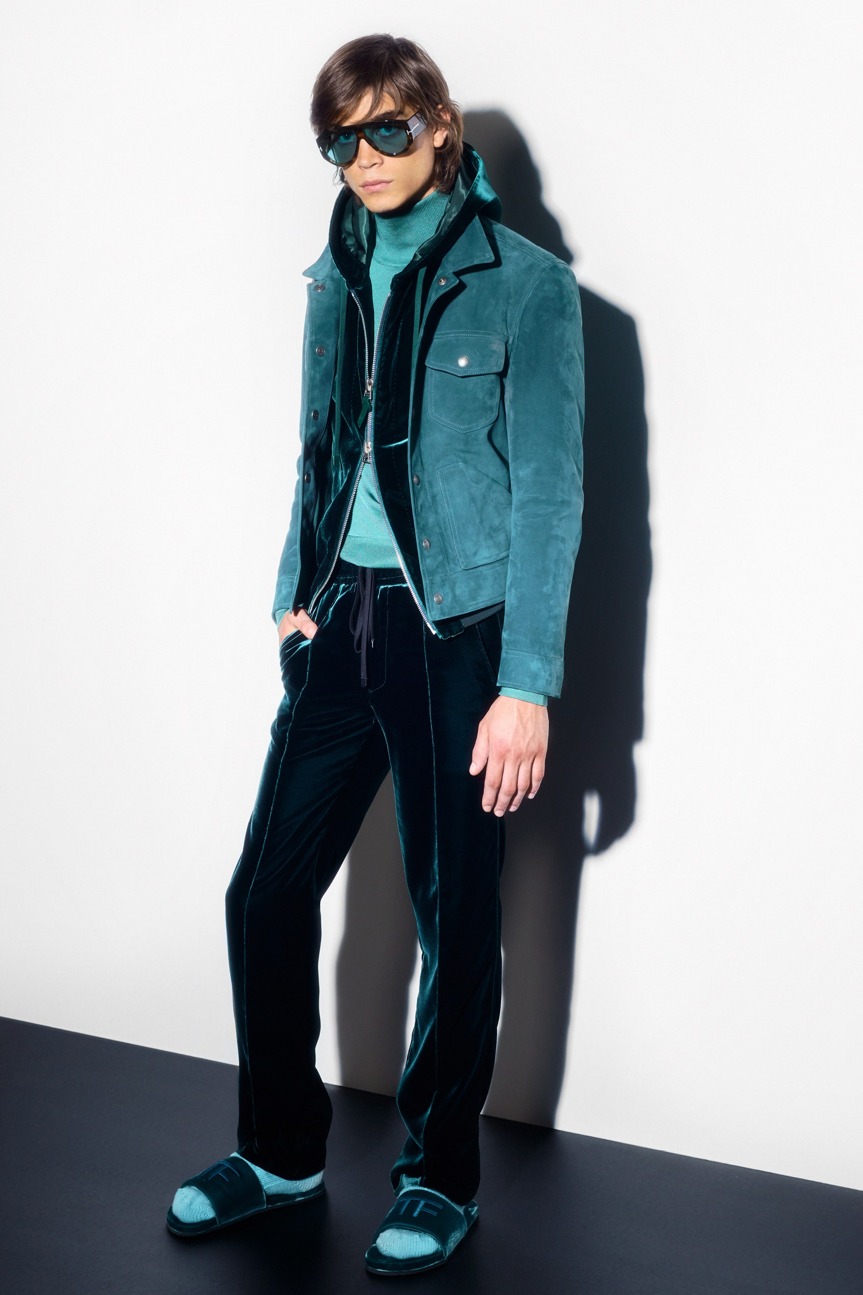 Tom Ford F/W 22 Menswear Look 22