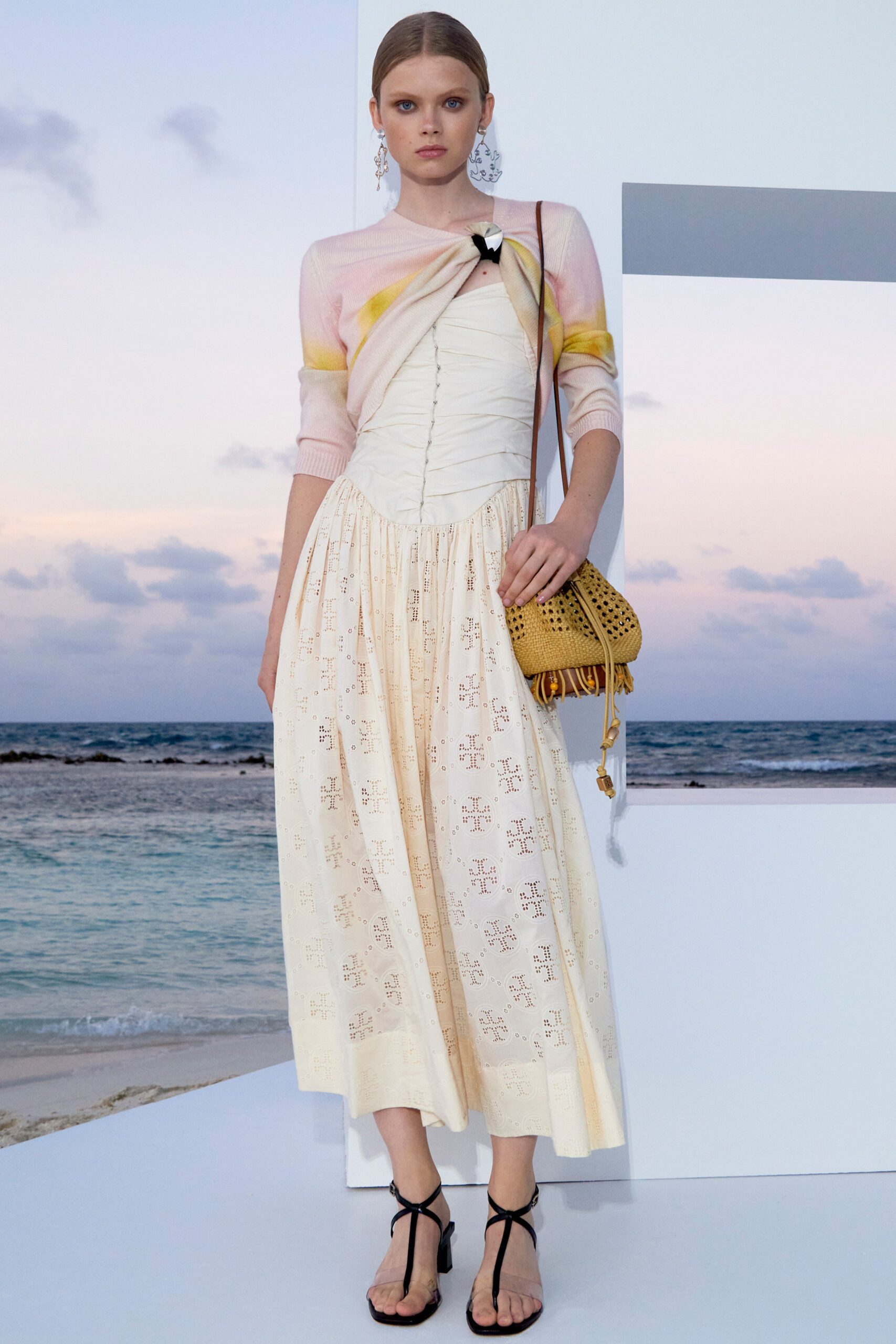Tory Burch F/W 22 Look 23