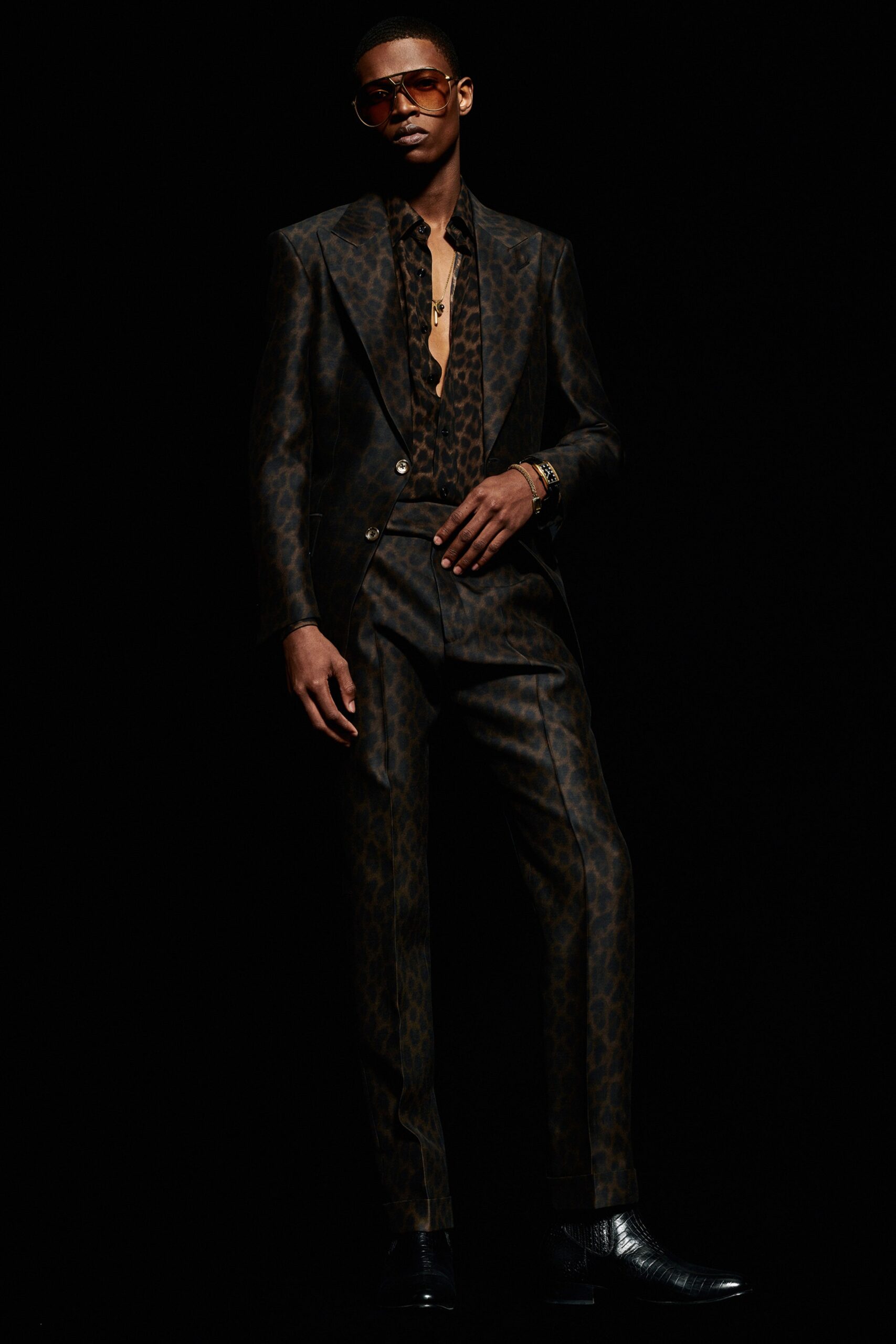 Tom Ford S/S 23 Menswear Look 25
