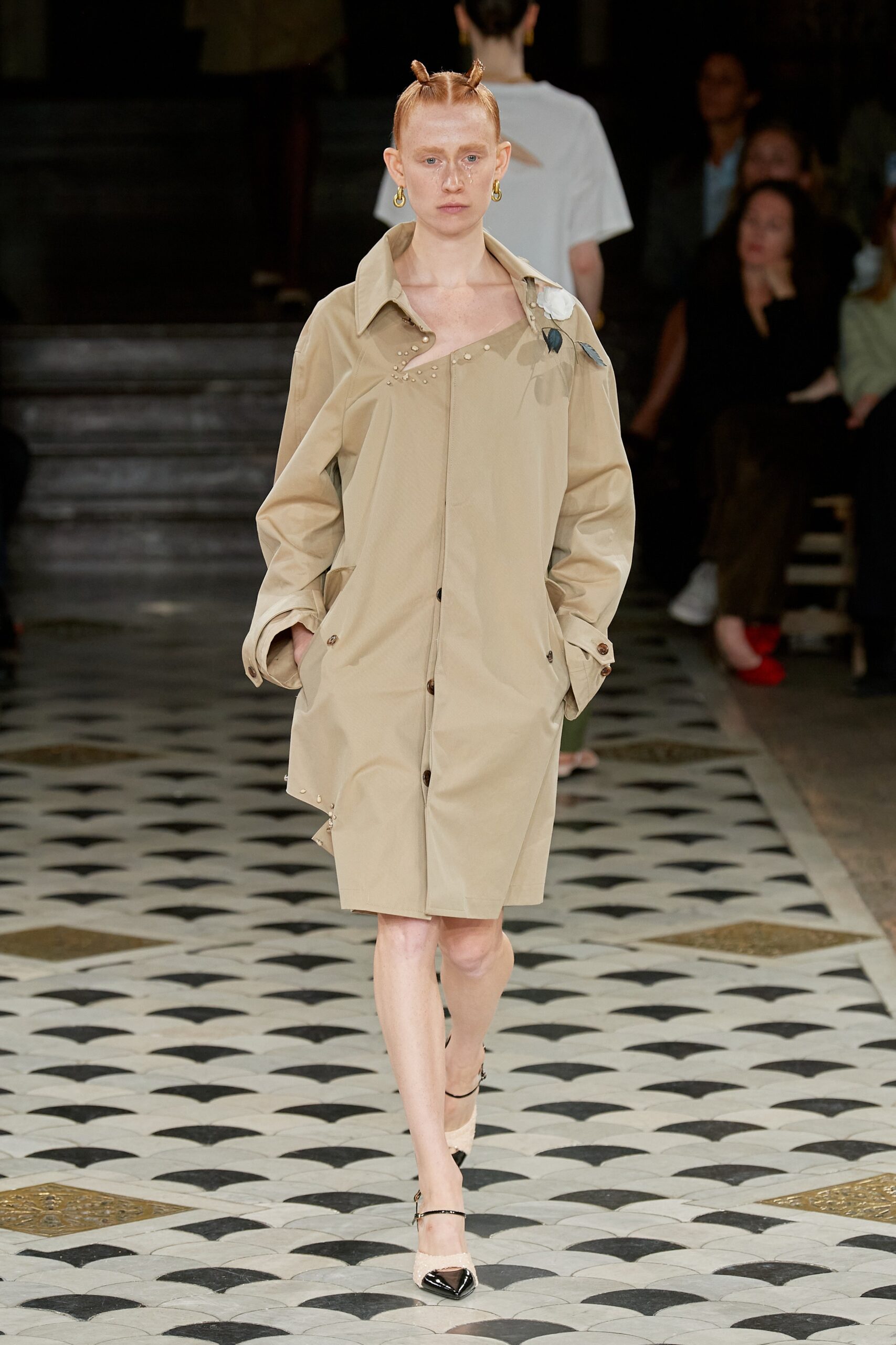 Undercover S/S 23 Look 25
