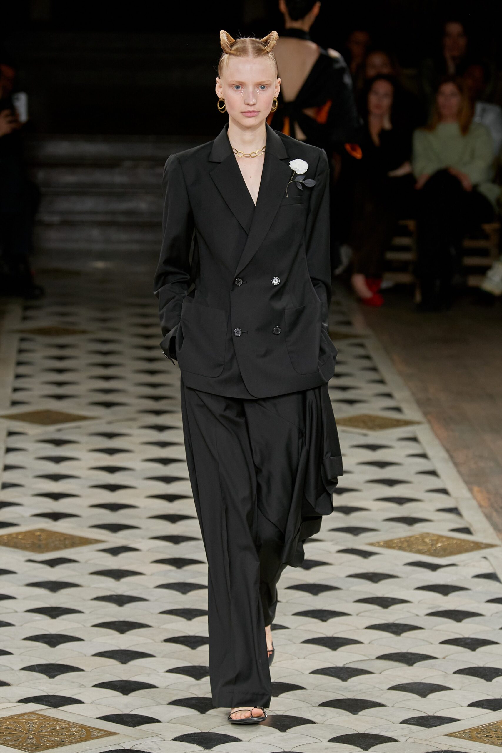 Undercover S/S 23 Look 31