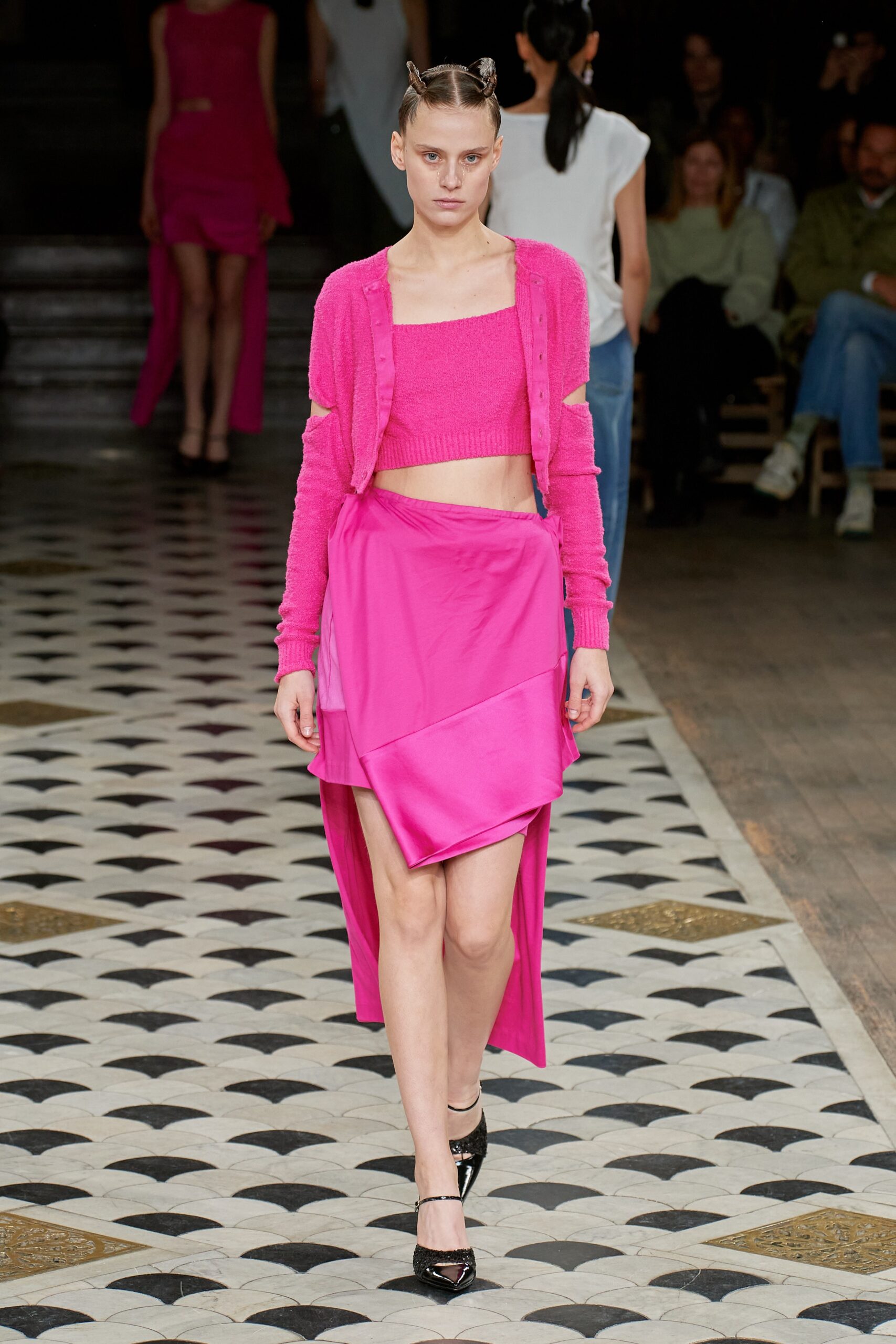 Undercover S/S 23 Look 36