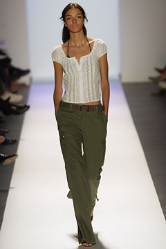 Tommy Hilfiger S/S 03 Look 33