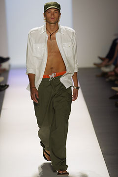 Tommy Hilfiger S/S 03 Look 35