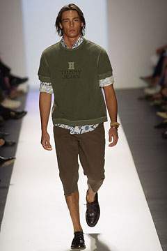 Tommy Hilfiger S/S 03 Look 37