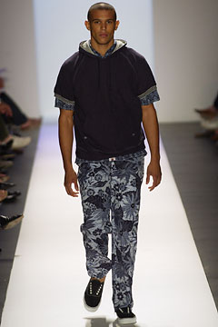 Tommy Hilfiger S/S 03 Look 42