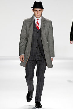 Tommy Hilfiger F/W 03 Look 18