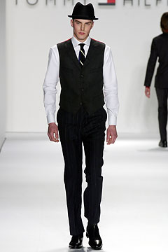 Tommy Hilfiger F/W 03 Look 19