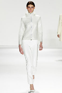 Tommy Hilfiger F/W 03 Look 23