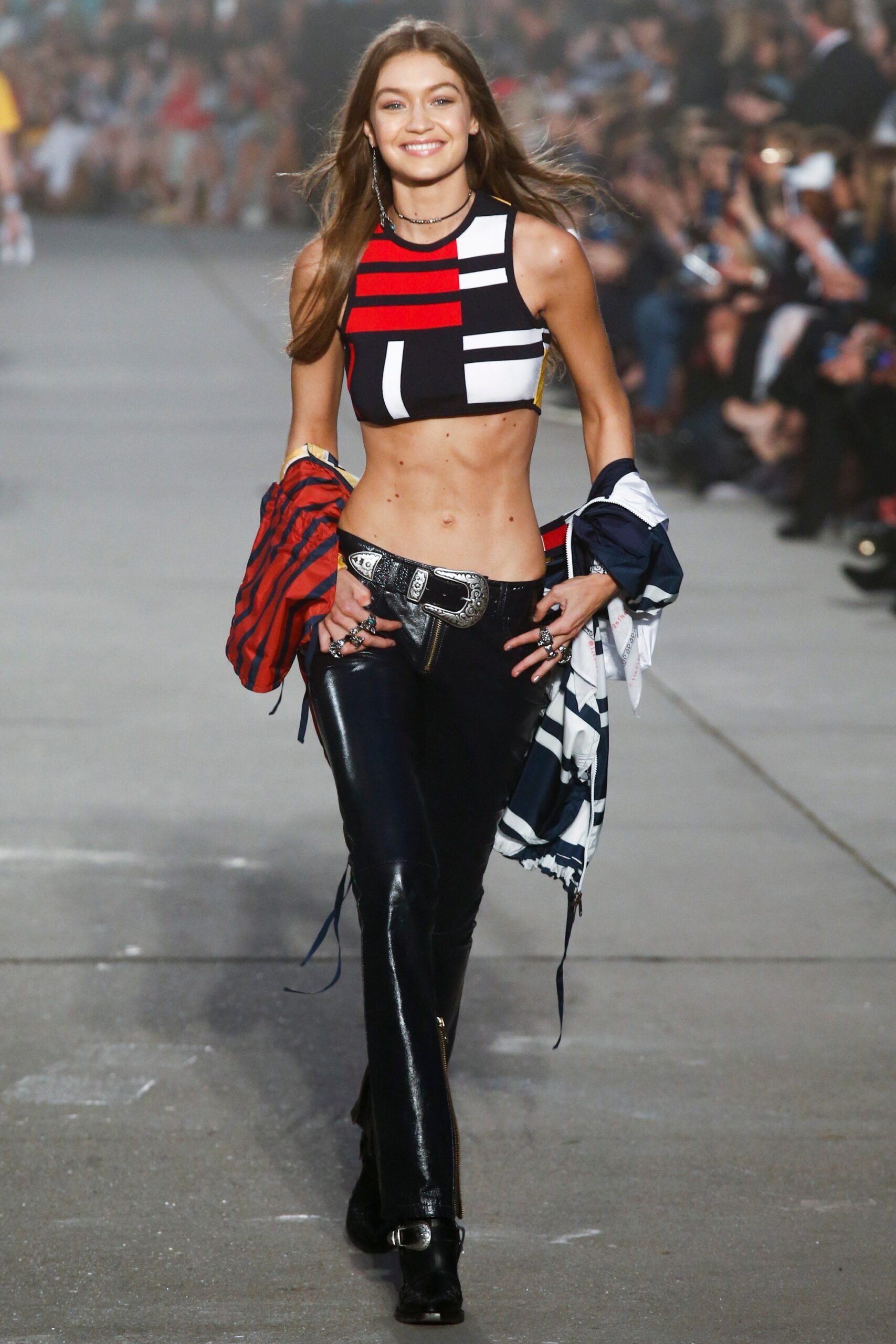 Tommy Hilfiger Spring 2017 Ready-to-Wear