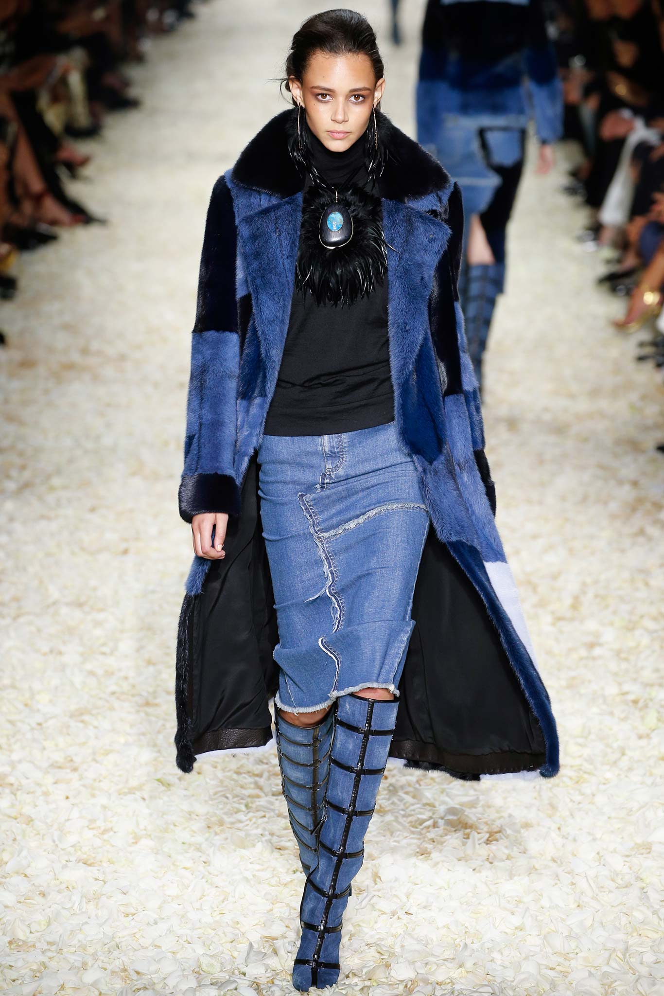 Tom Ford F/W 15 Look 8