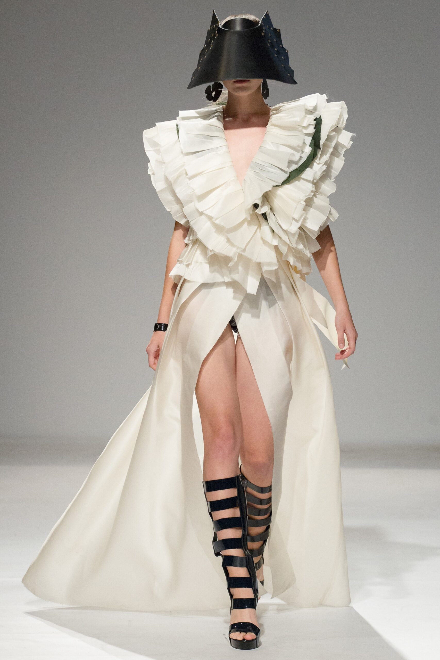 Theo Kiev S/S 16 Look 25