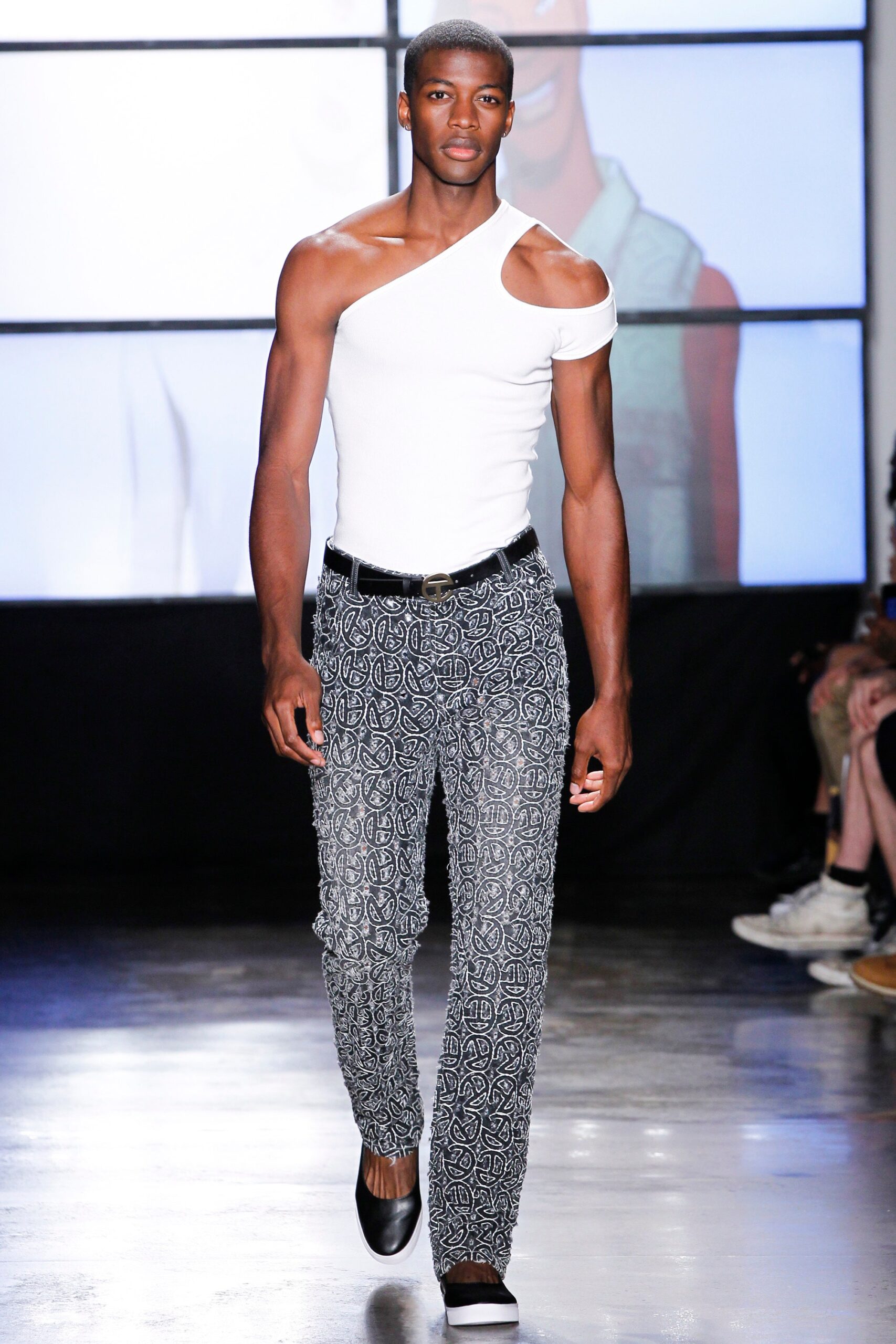 Telfar S/S 16 Look 29