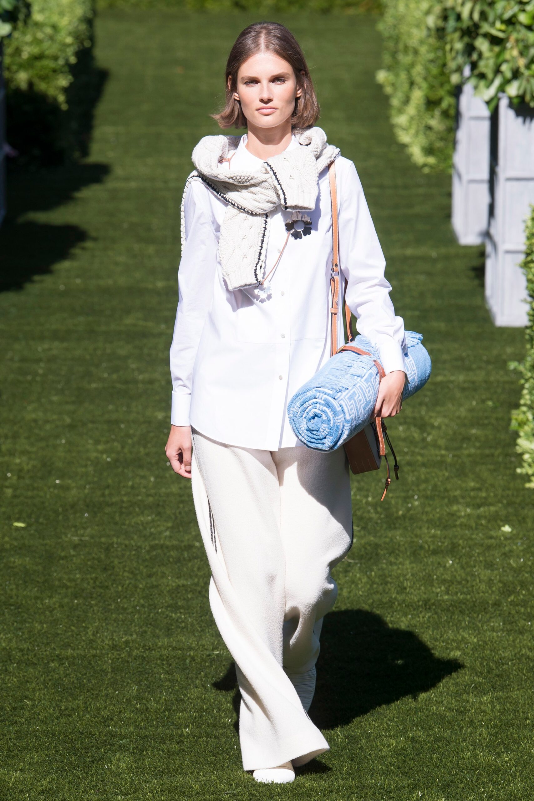 Tory Burch S/S 18 Look 1