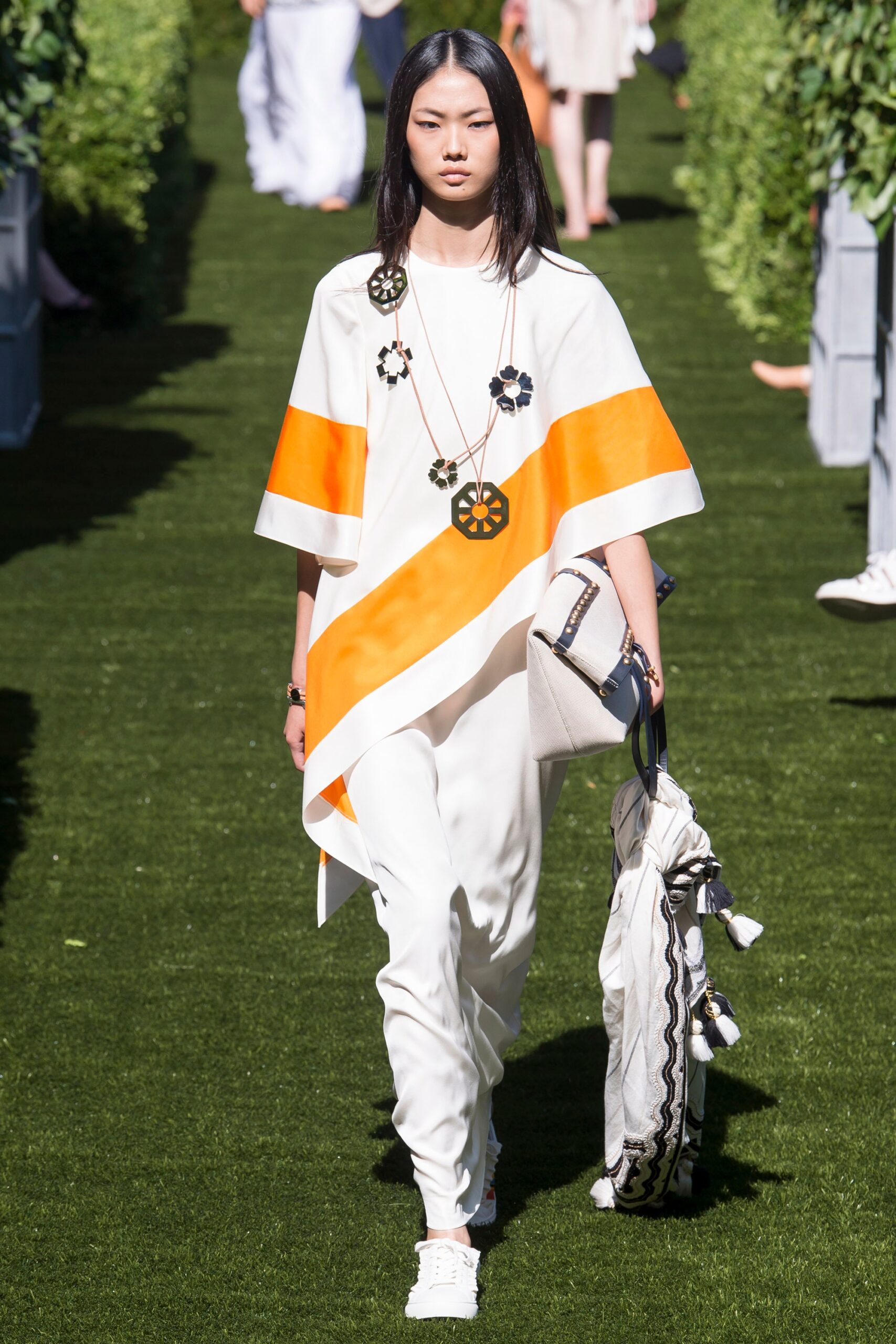 Tory Burch S/S 18 Look 19