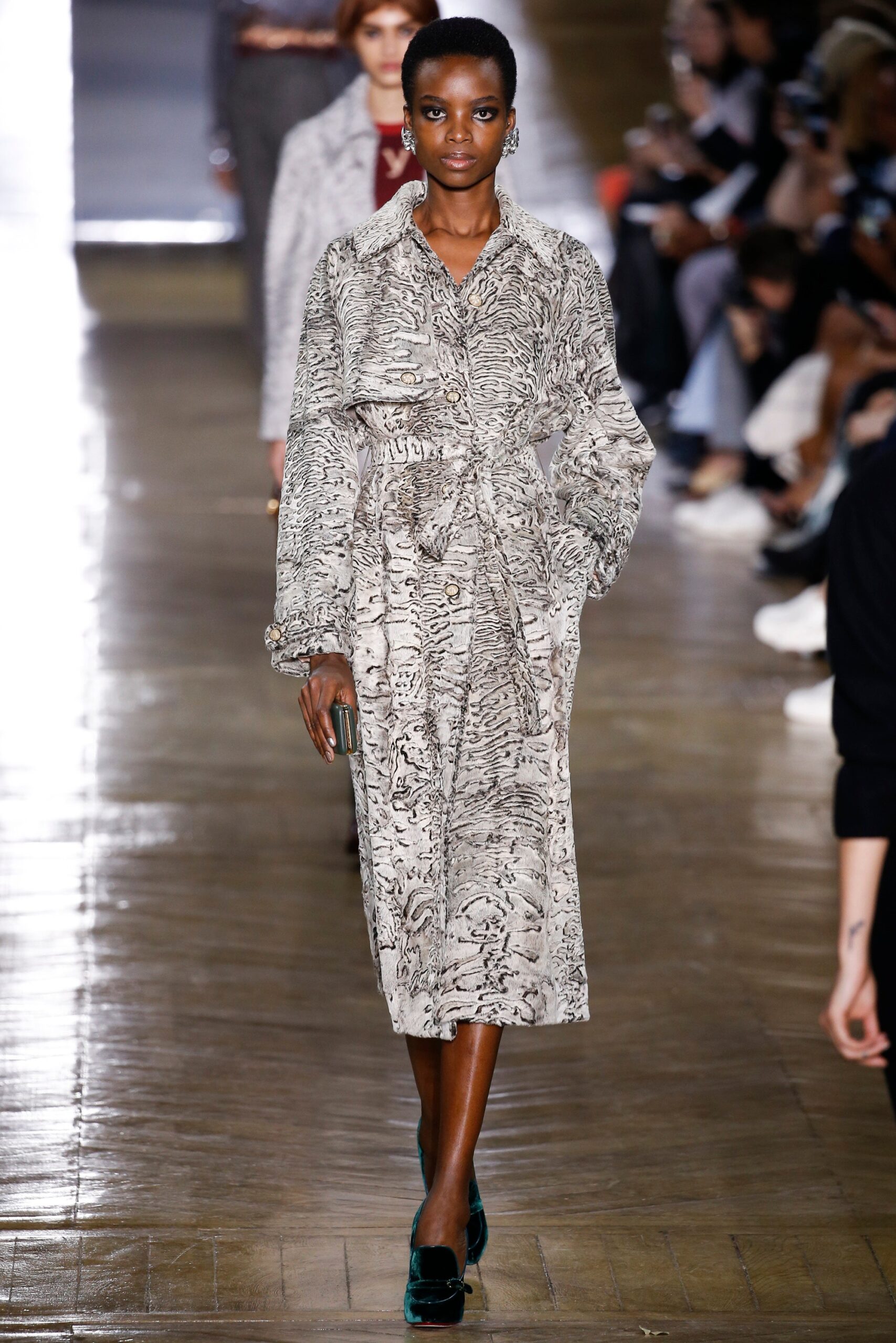 Ulyana Sergeenko F/W 16 Couture Look 2