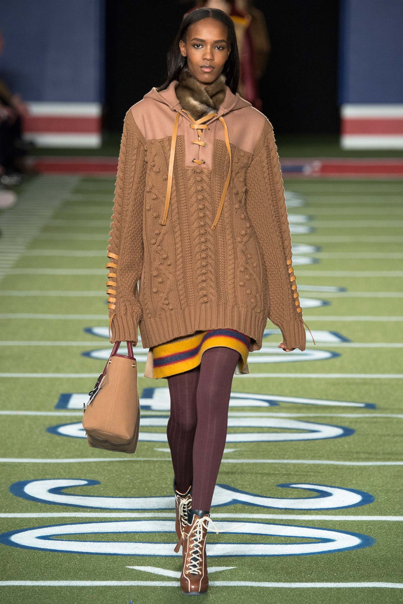 Tommy Hilfiger F/W 15 Look 18