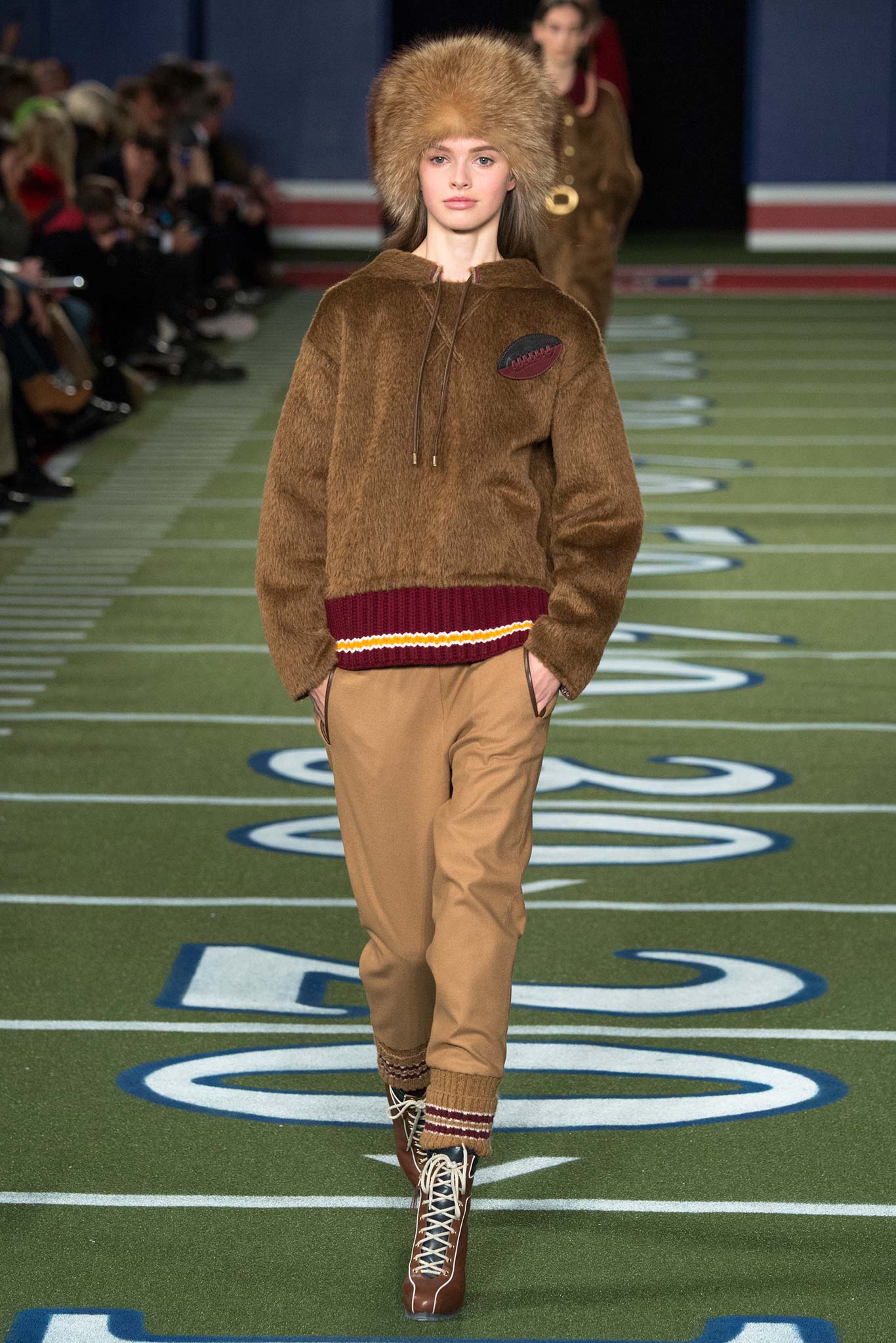 Tommy Hilfiger F/W 15 Look 20