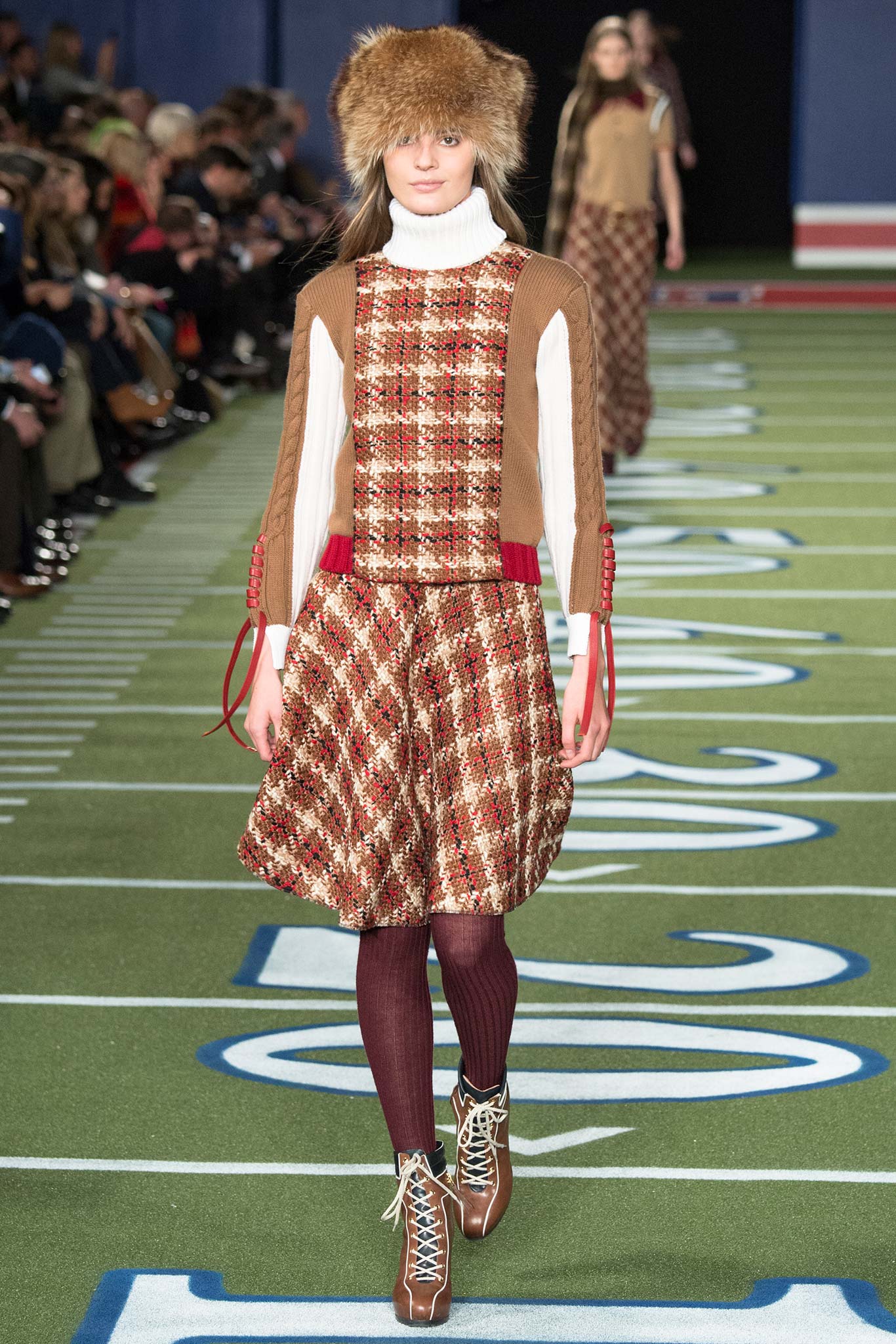 Tommy Hilfiger F/W 15 Look 25