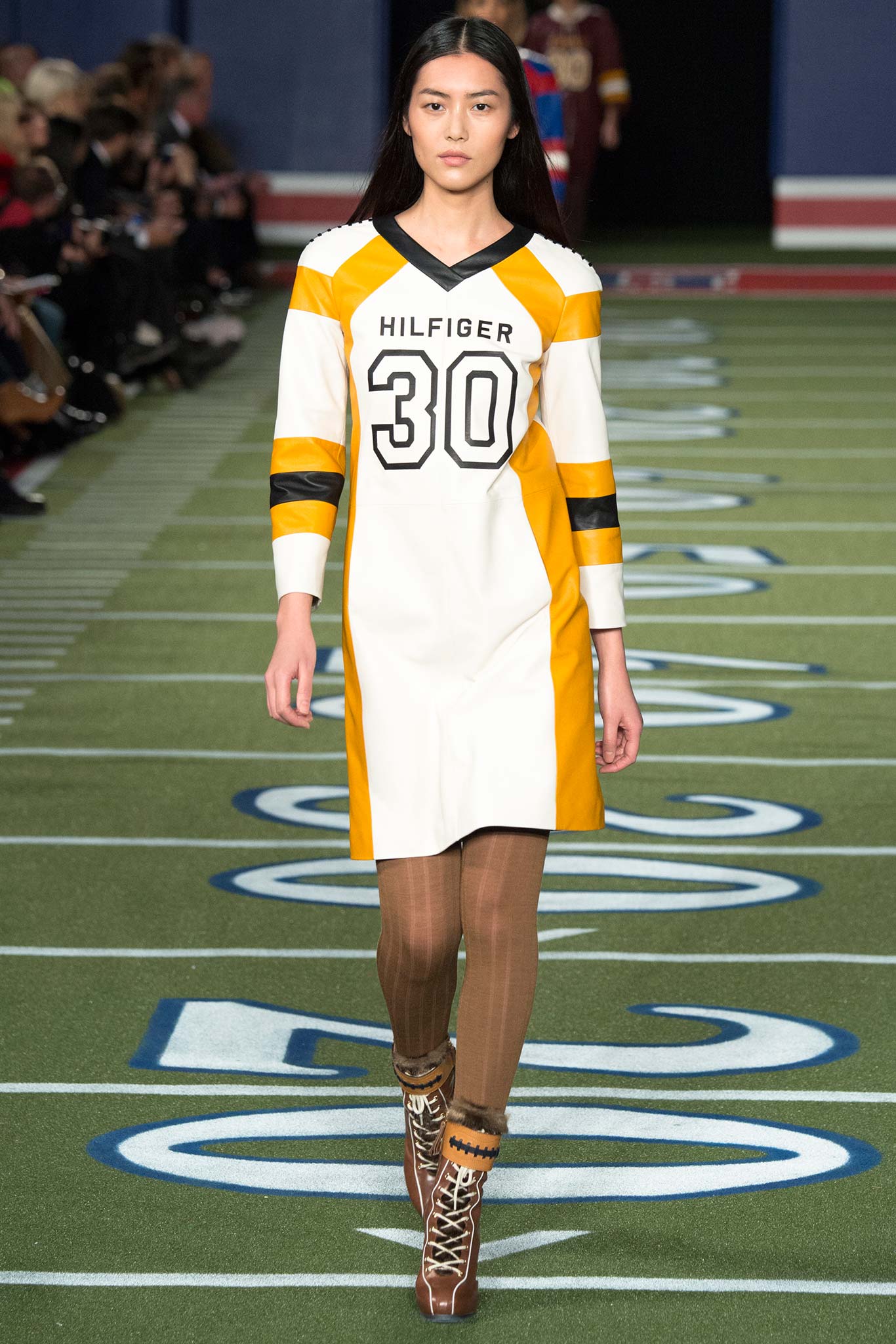 Tommy Hilfiger F/W 15 Look 34