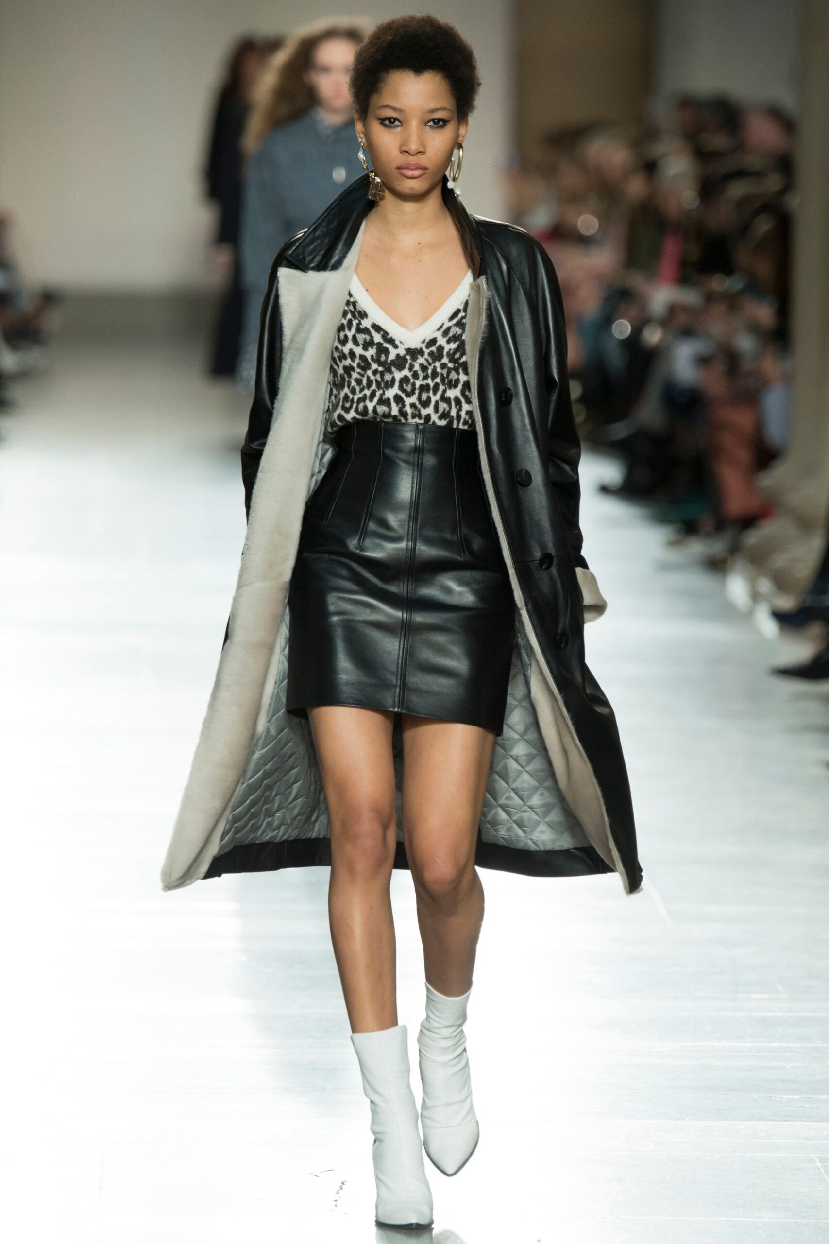 Topshop Unique Fall 2016 Ready-to-Wear
