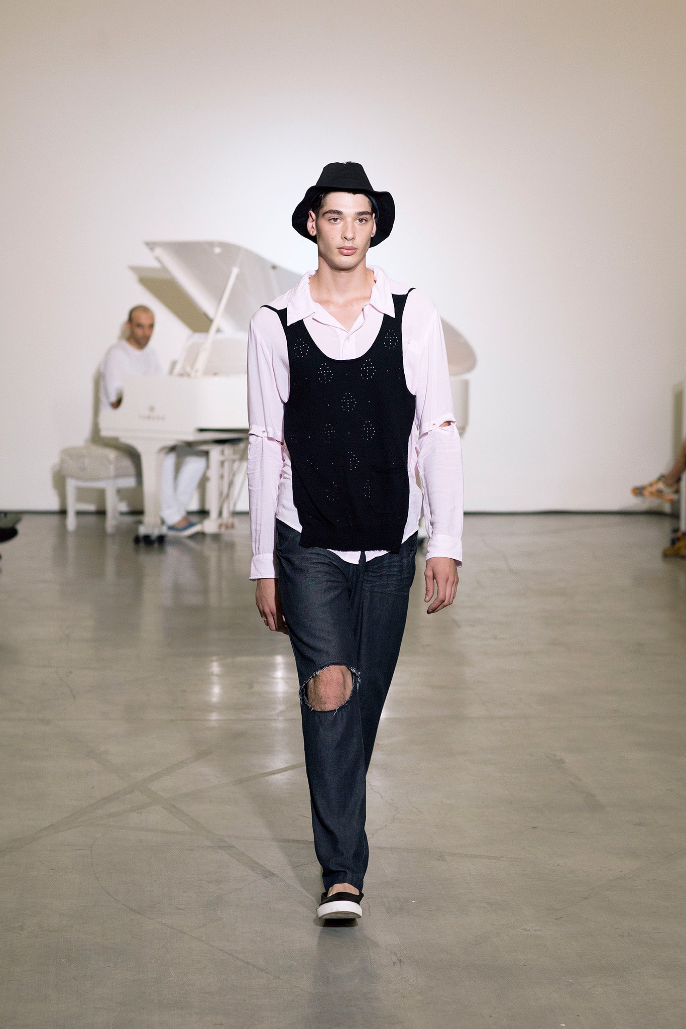 Telfar S/S 15 Look 34