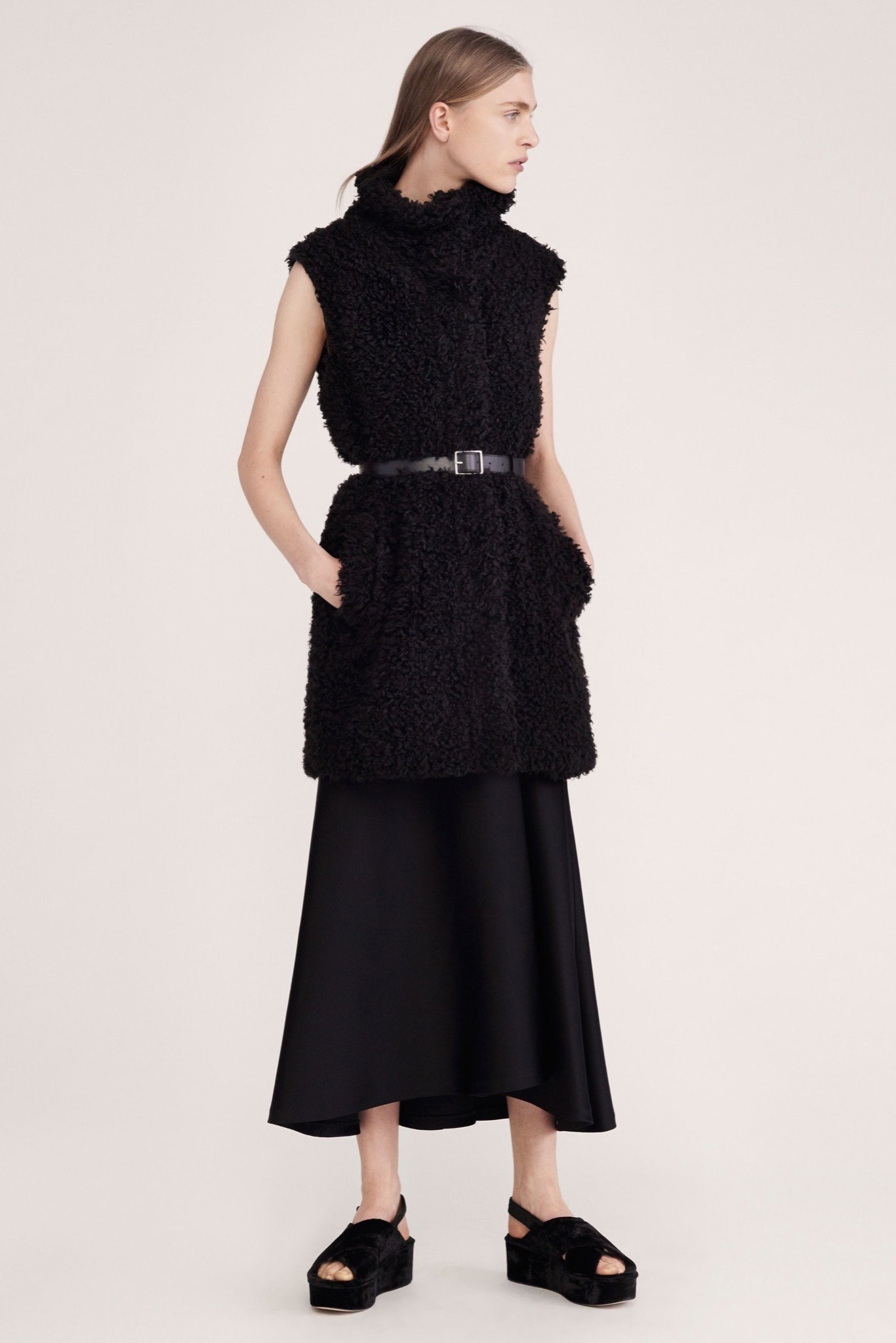 Theory Resort 16 Look 10