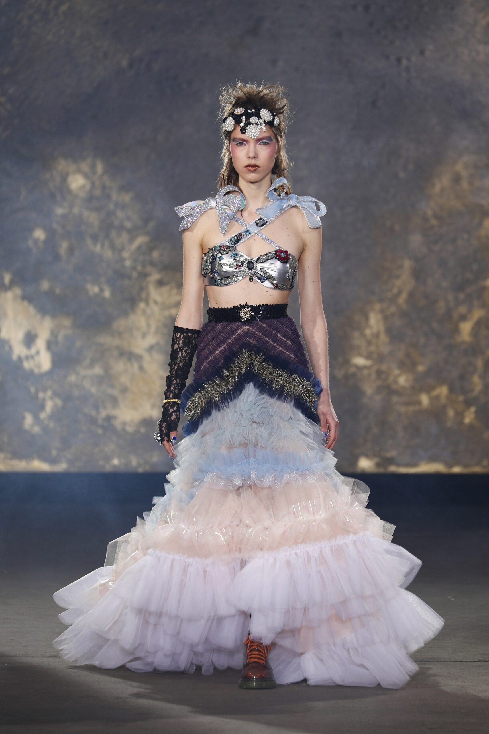 Viktor & Rolf S/S 21 Couture Look 1