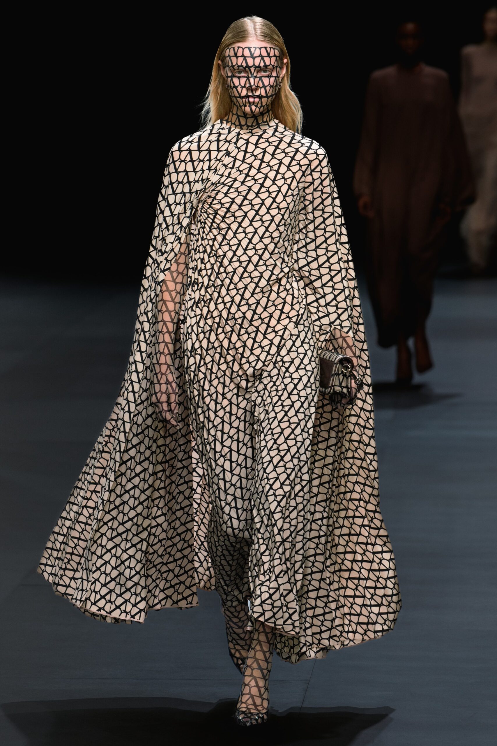 Valentino S/S 23 Look 1