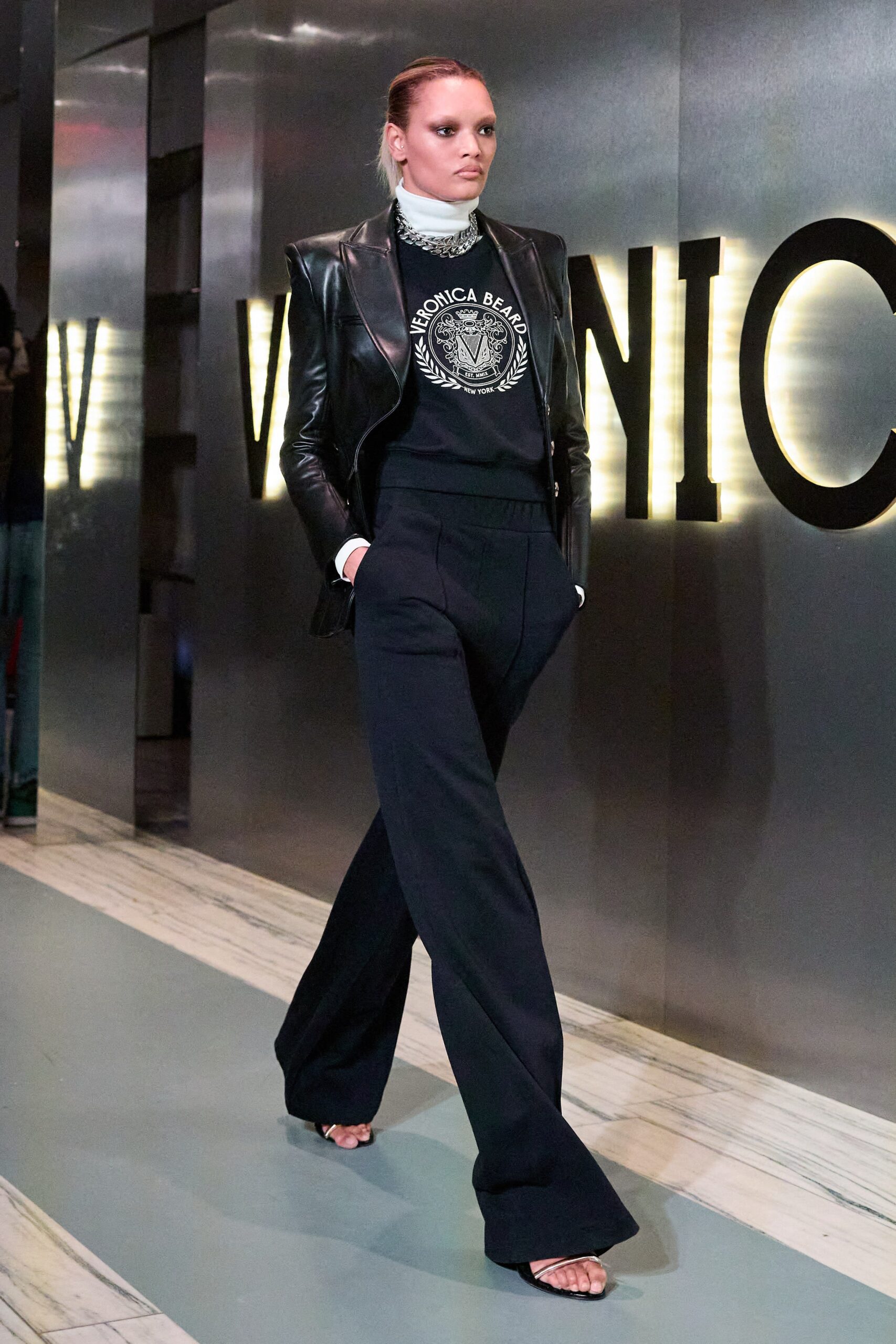 Veronica Beard F/W 23 Look 1