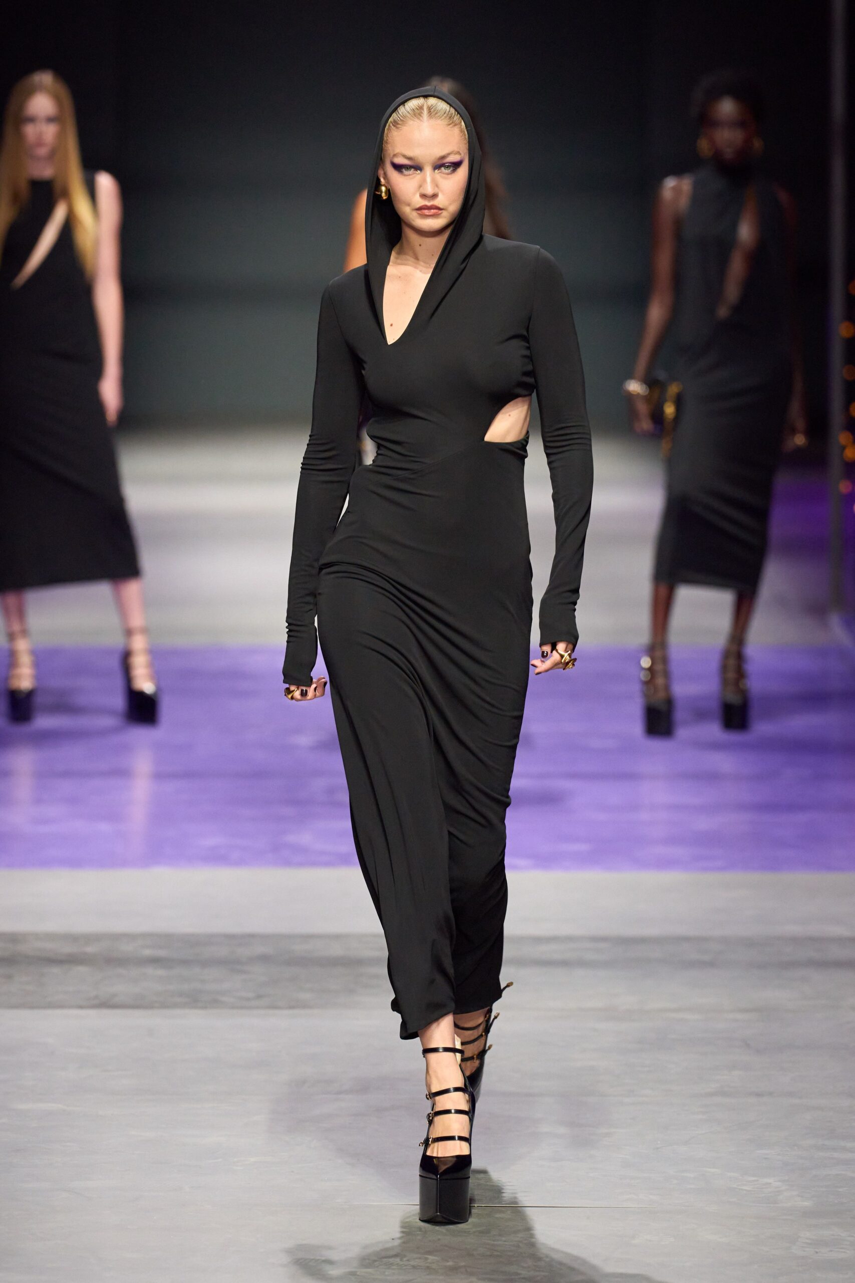 Versace Spring 2023 Ready-to-Wear