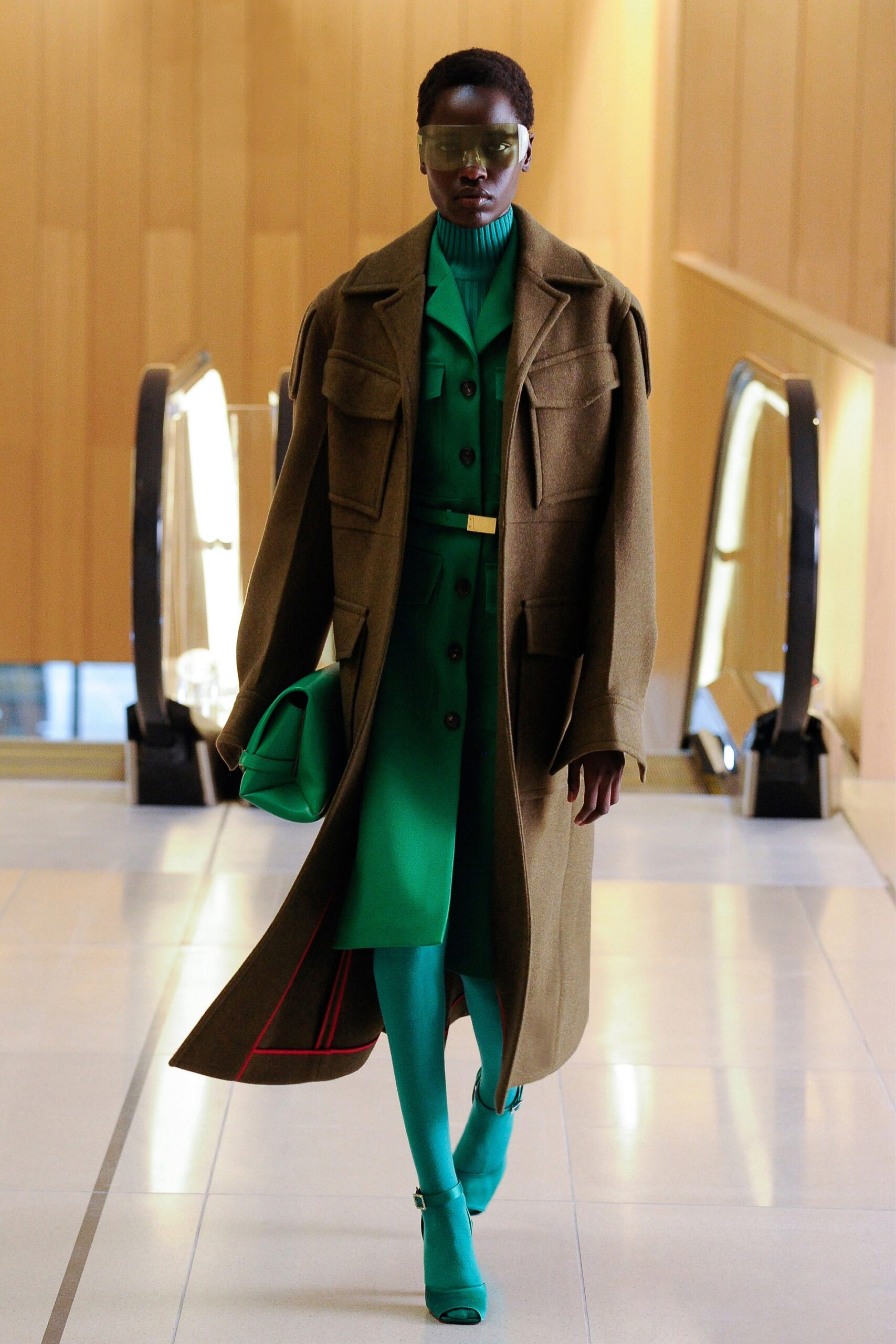 Victoria Beckham F/W 22 Look 1