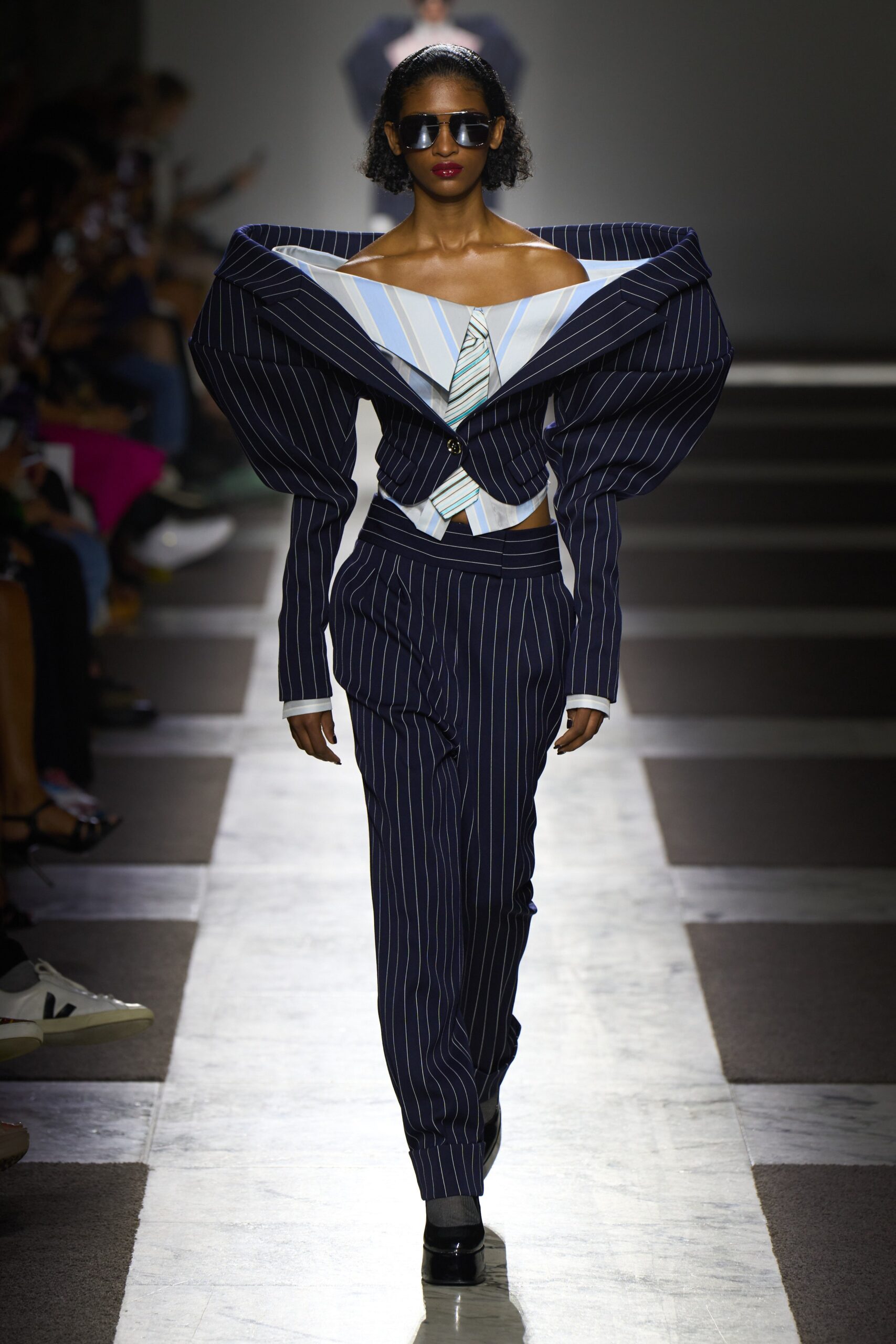 Viktor & Rolf F/W 22 Couture Look 1