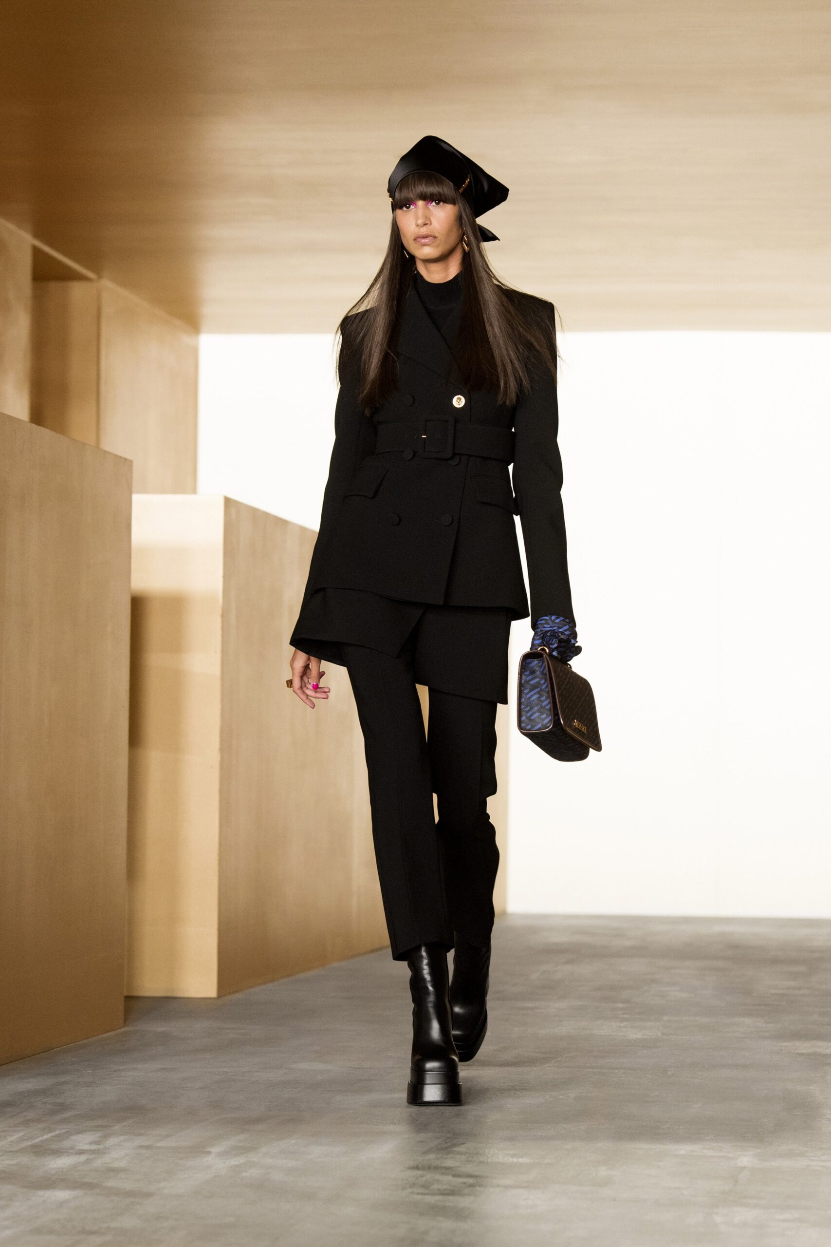 Versace F/W 21 Look 2
