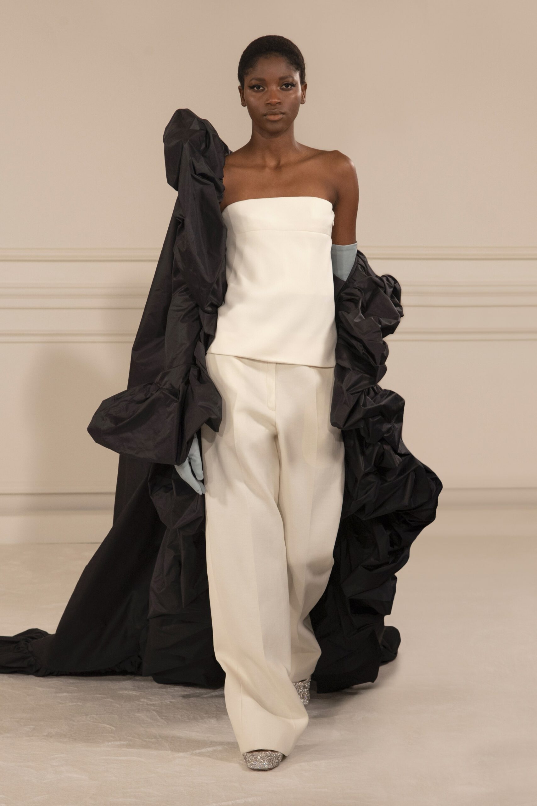 Valentino S/S 22 Couture Look 2
