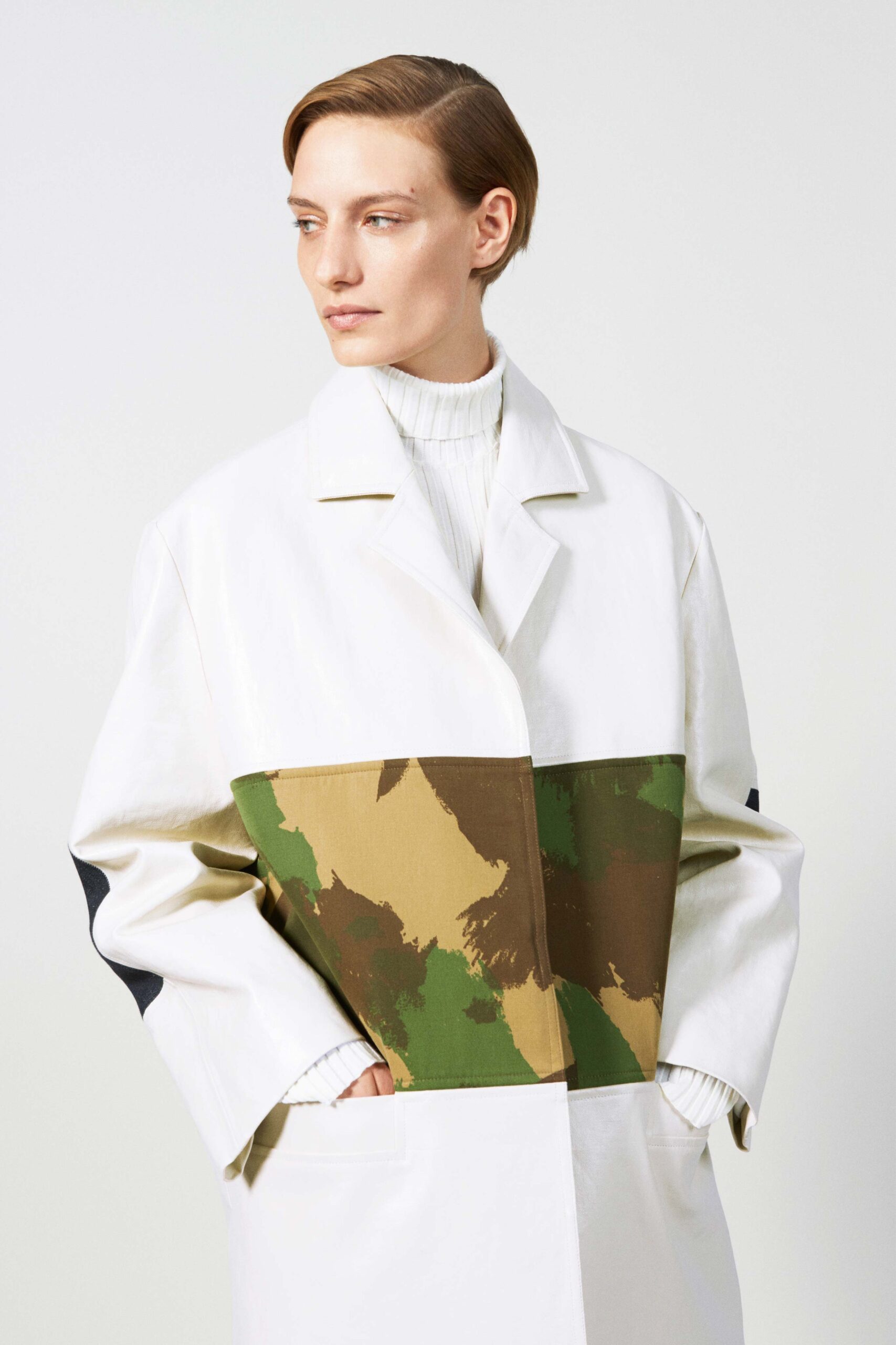 Victoria Beckham Resort 19 Look 2
