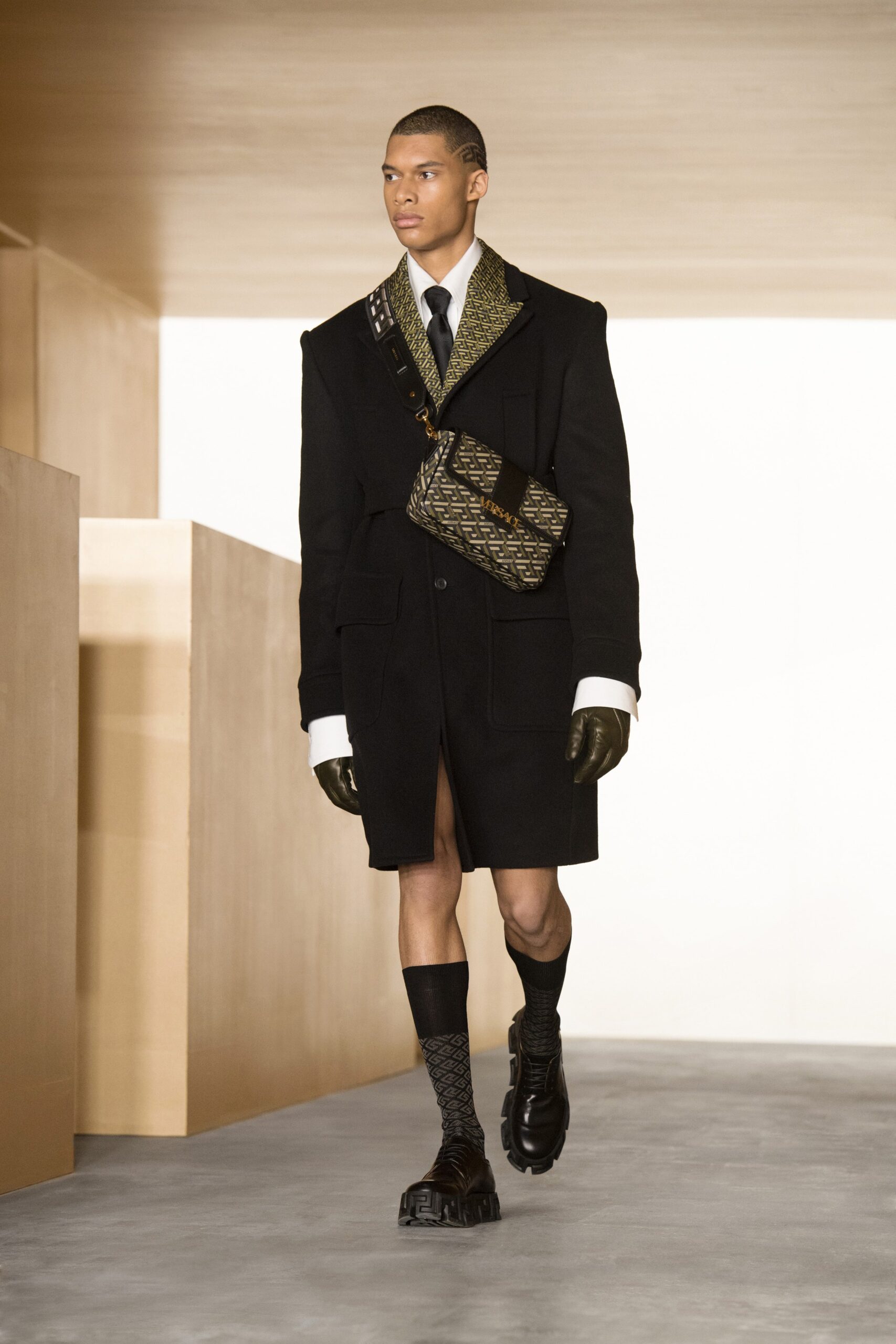 Versace F/W 21 Look 4