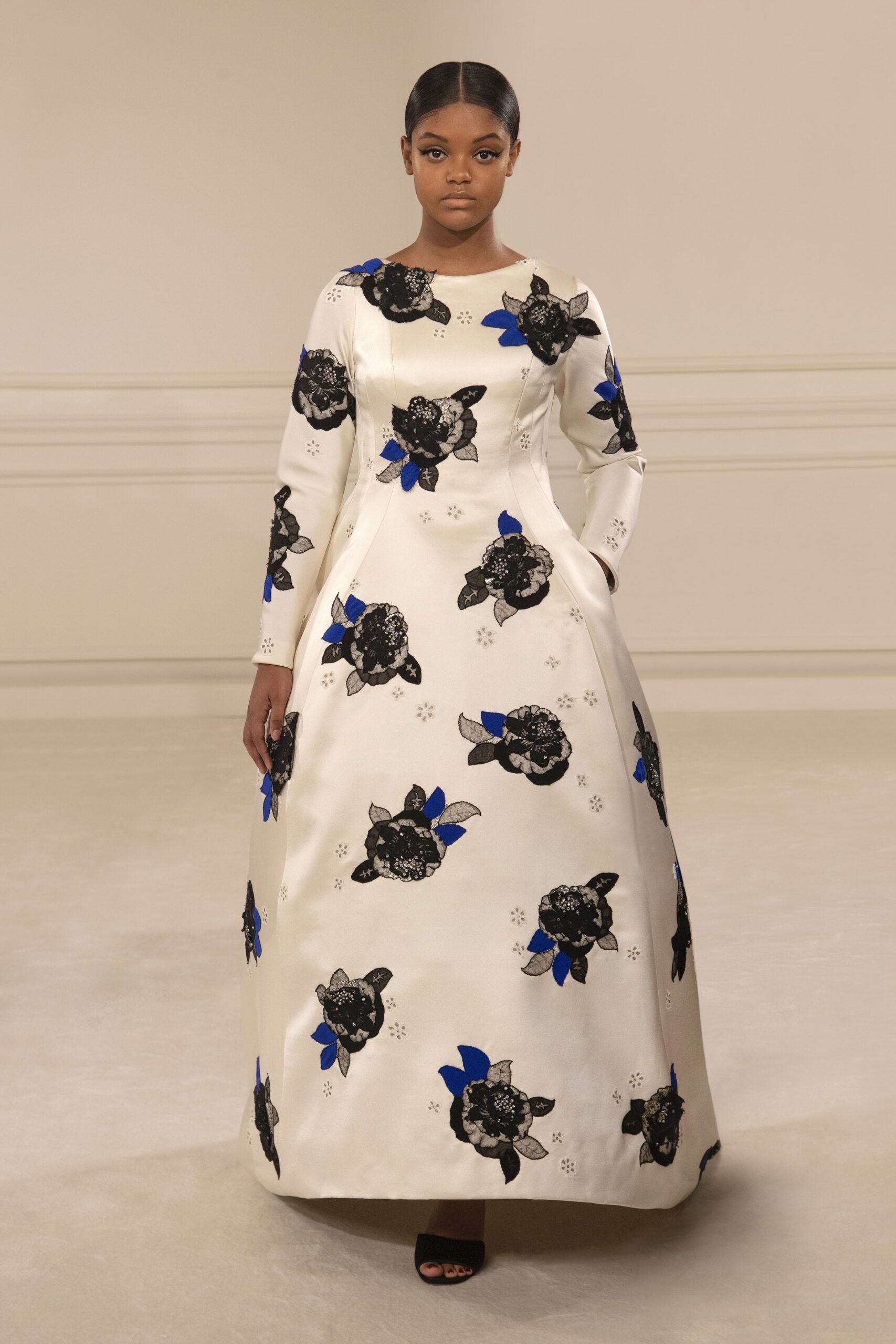 Valentino S/S 22 Couture Look 4