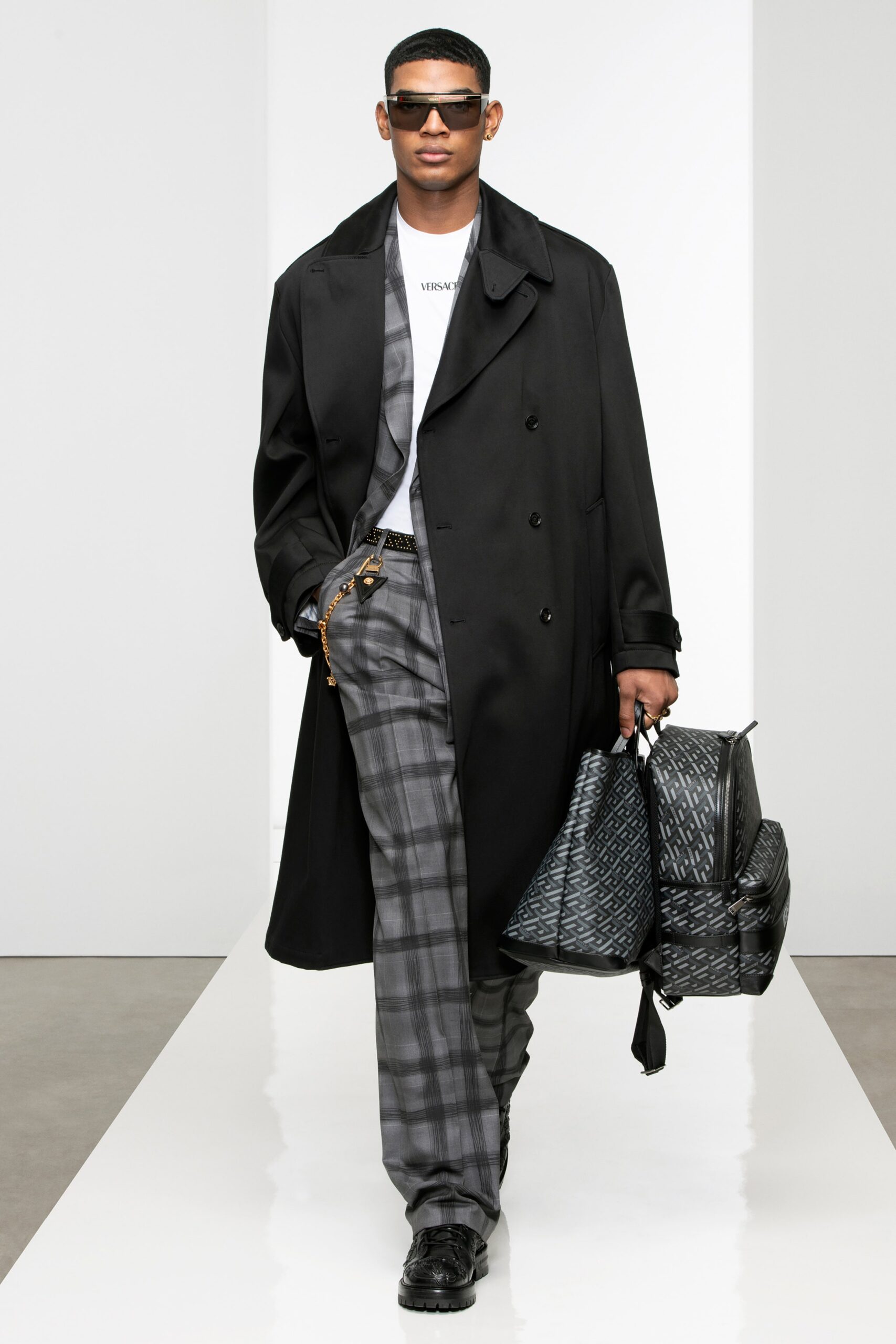Versace F/W 22 Menswear Look 4
