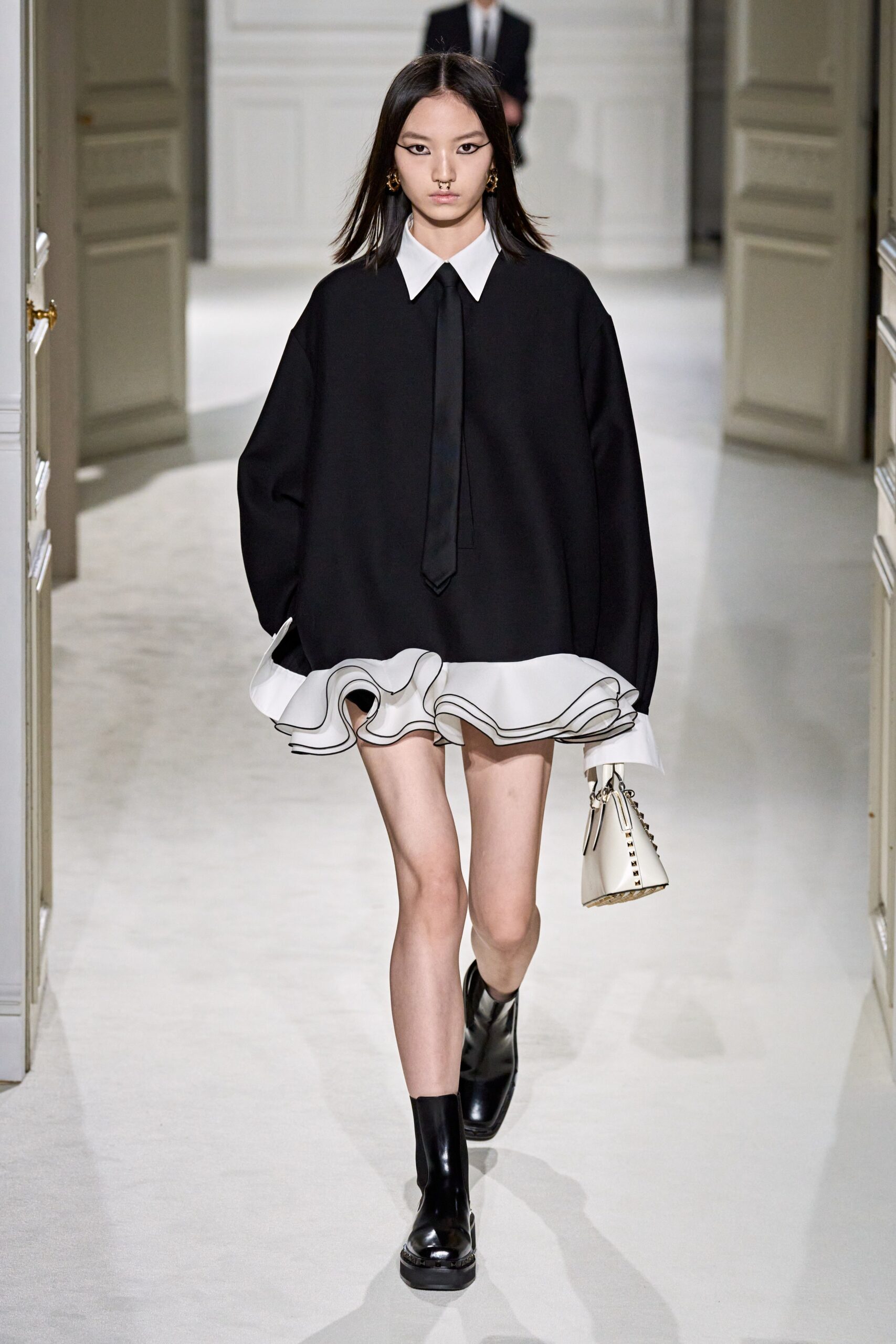 Valentino F/W 23 Look 4