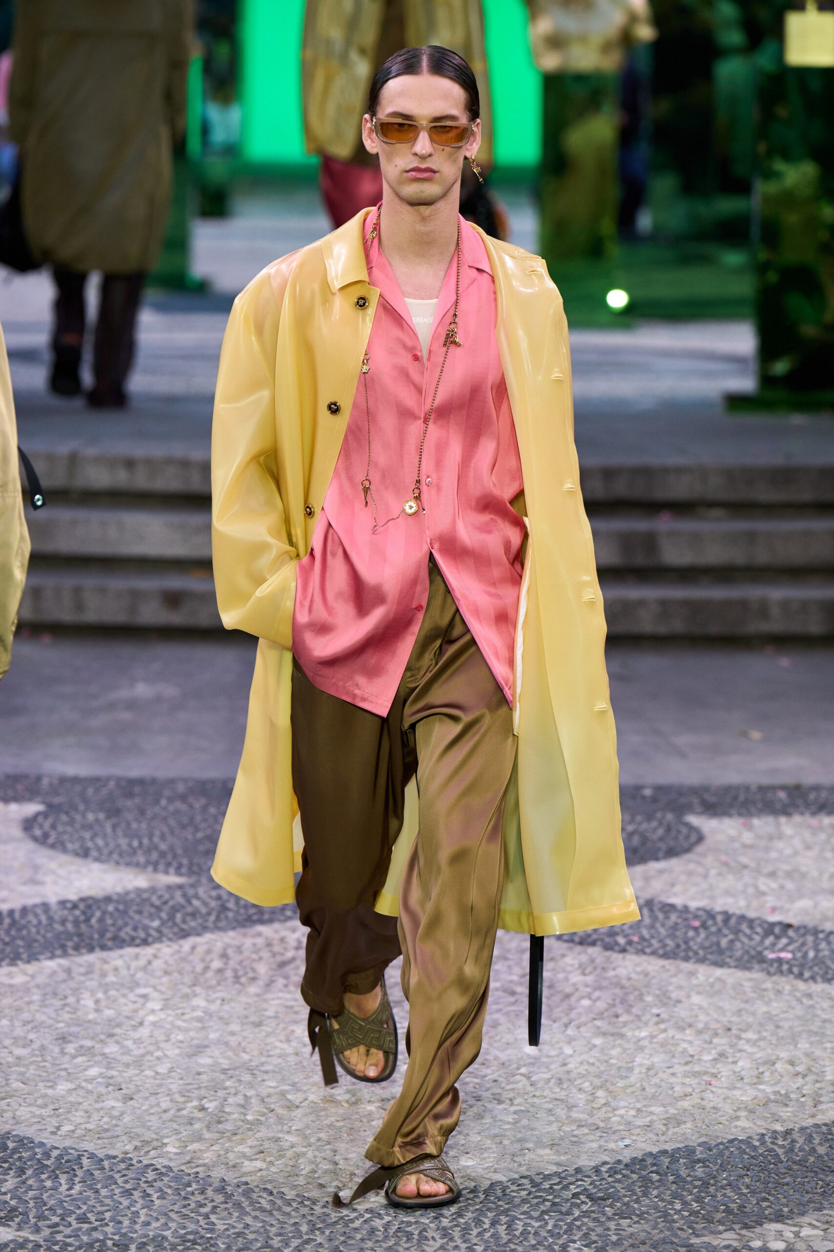 Versace S/S 23 Menswear Look 6