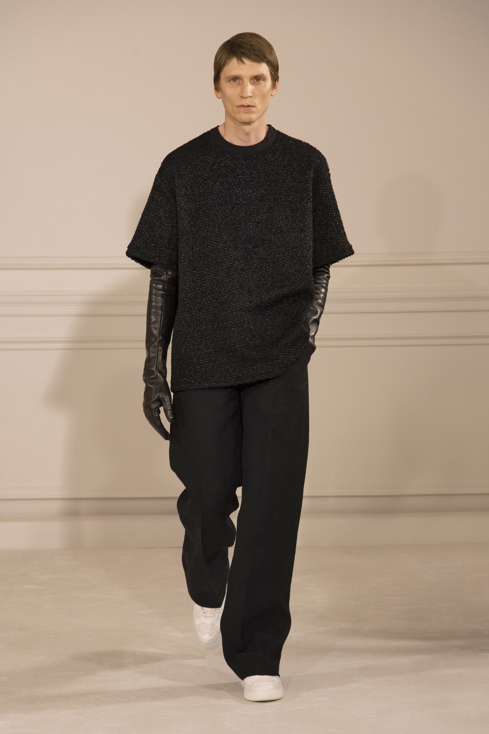 Valentino S/S 22 Couture Look 8