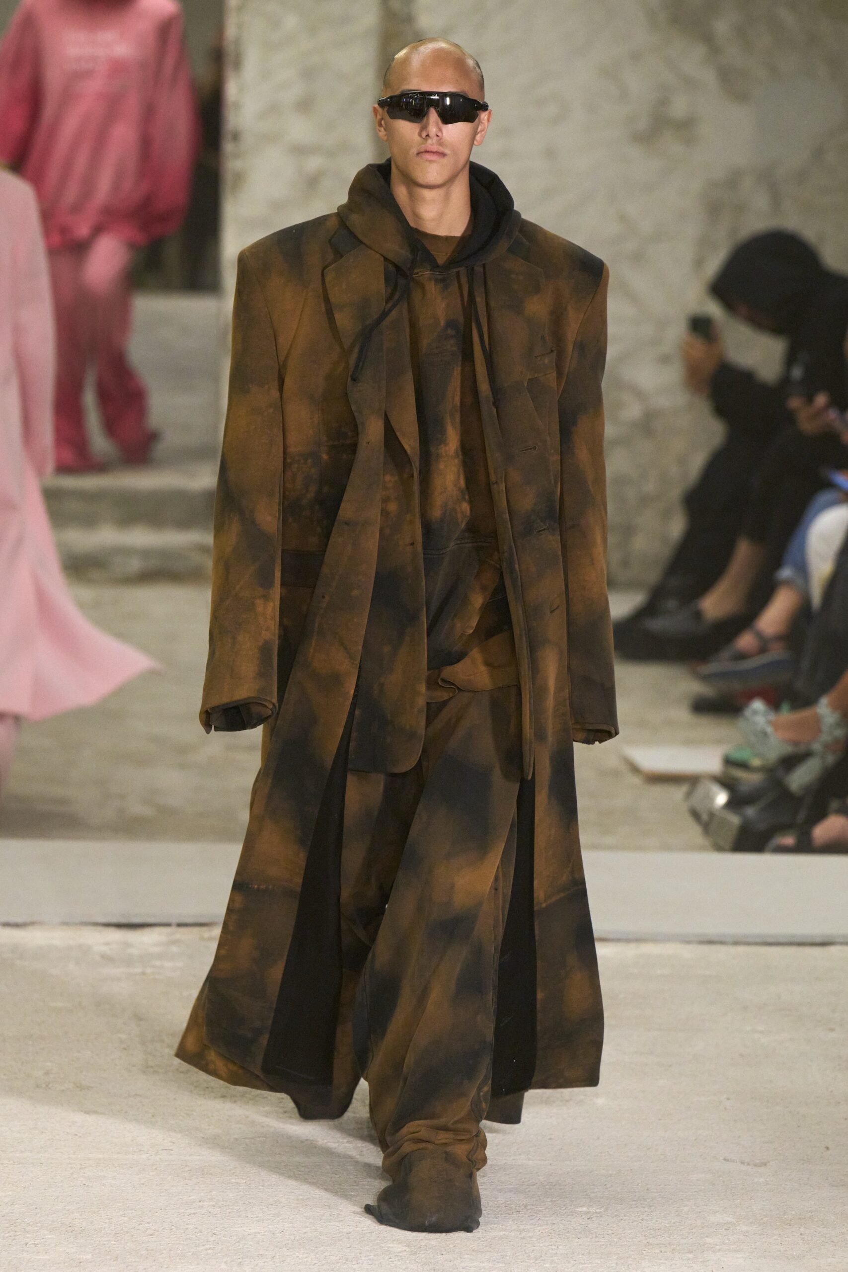 Vetements S/S 23 Menswear Look 9