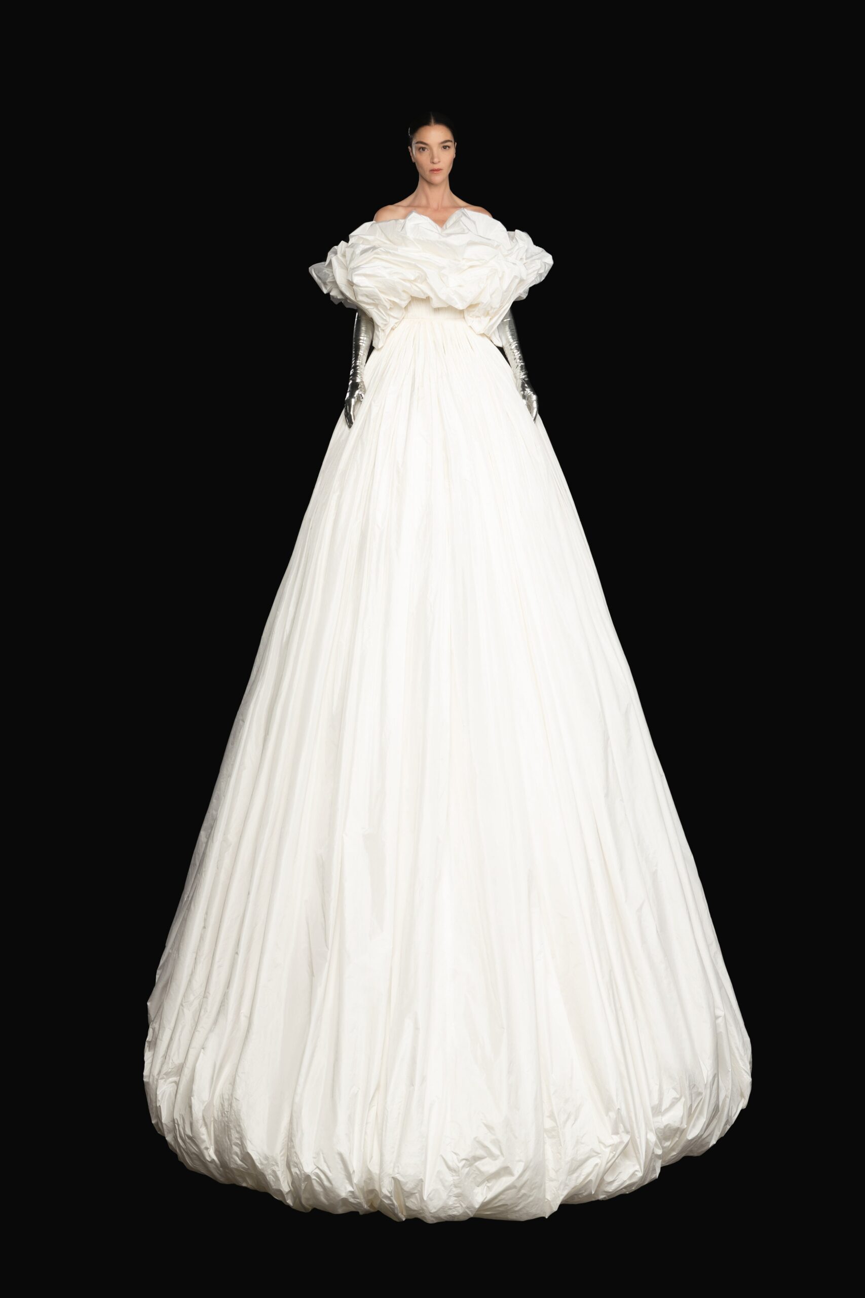 Valentino F/W 20 Couture Look 4