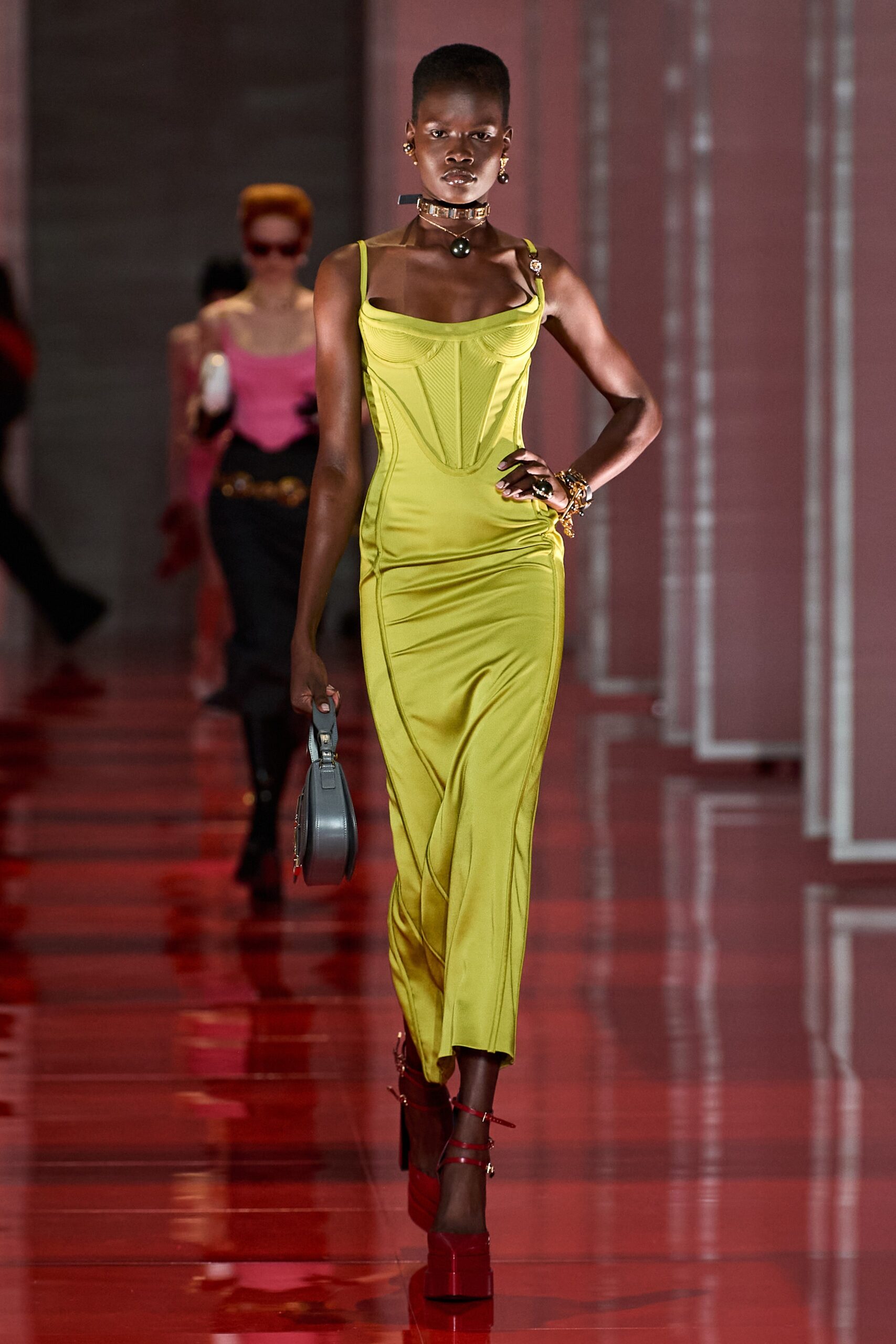 Versace F/W 22 Look 10