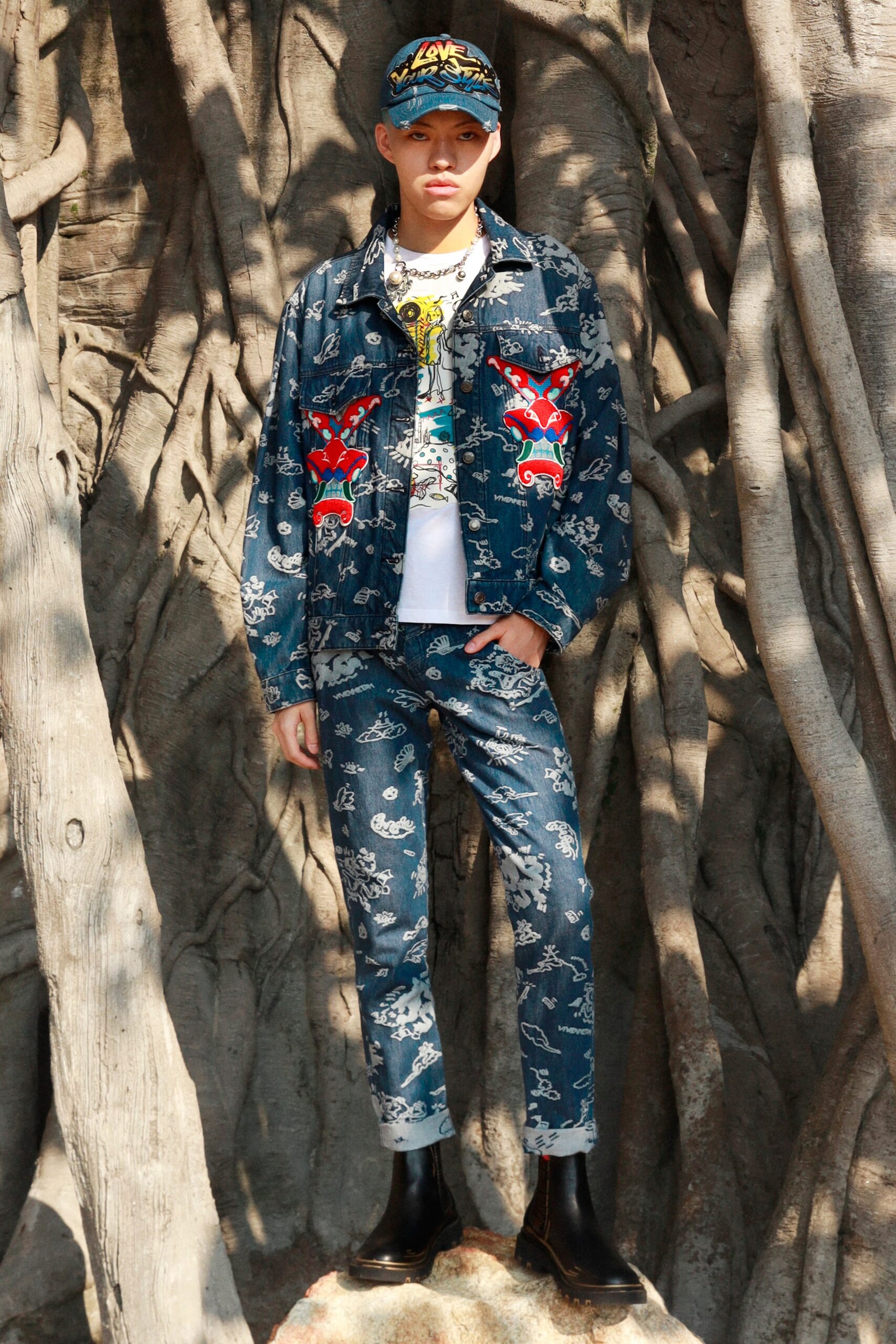 Vivienne Tam S/S 22 Look 12