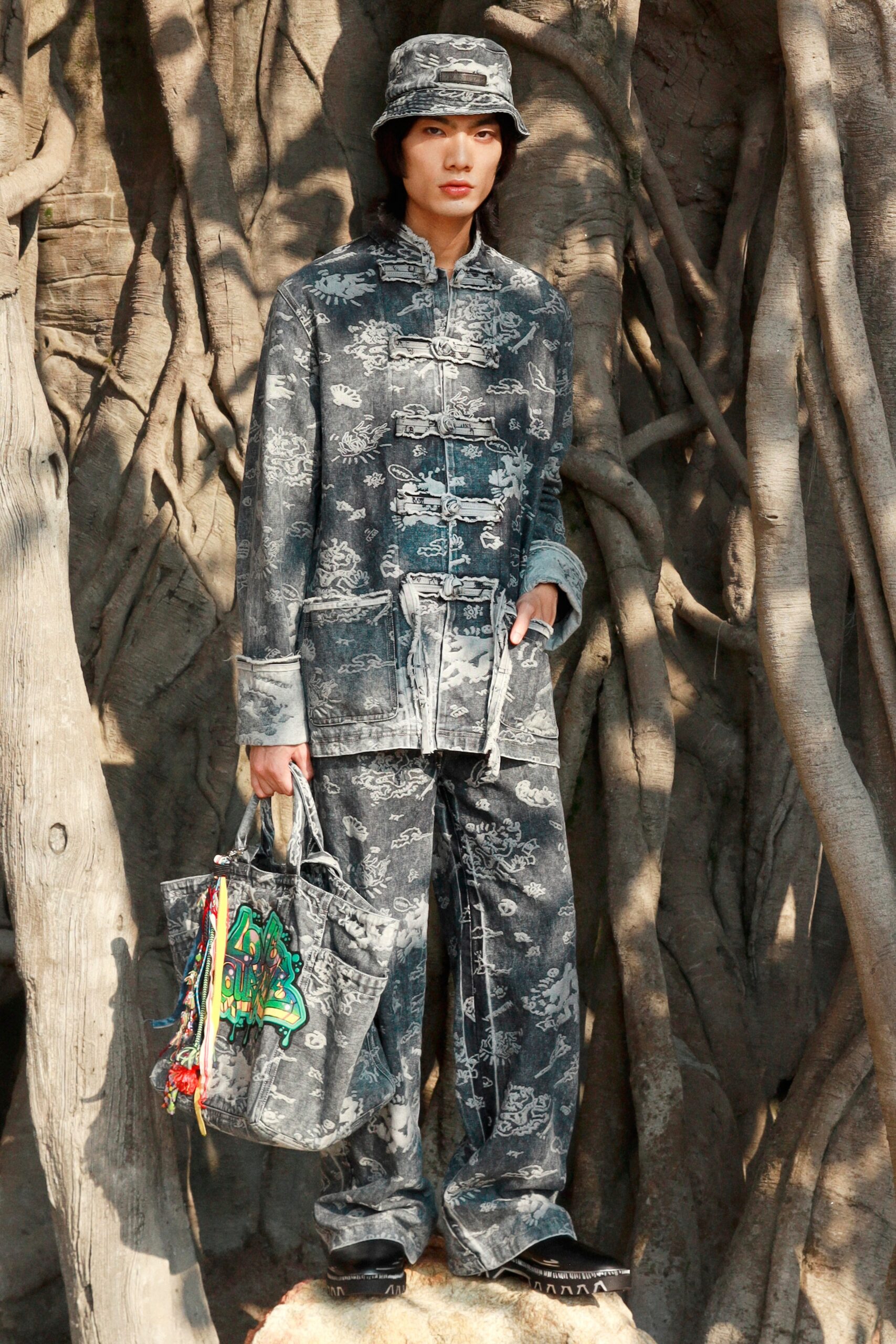 Vivienne Tam S/S 22 Look 13